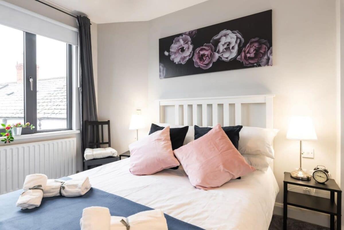Central Location 2 BEDROOM 2 BATHROOM FAST WIFI