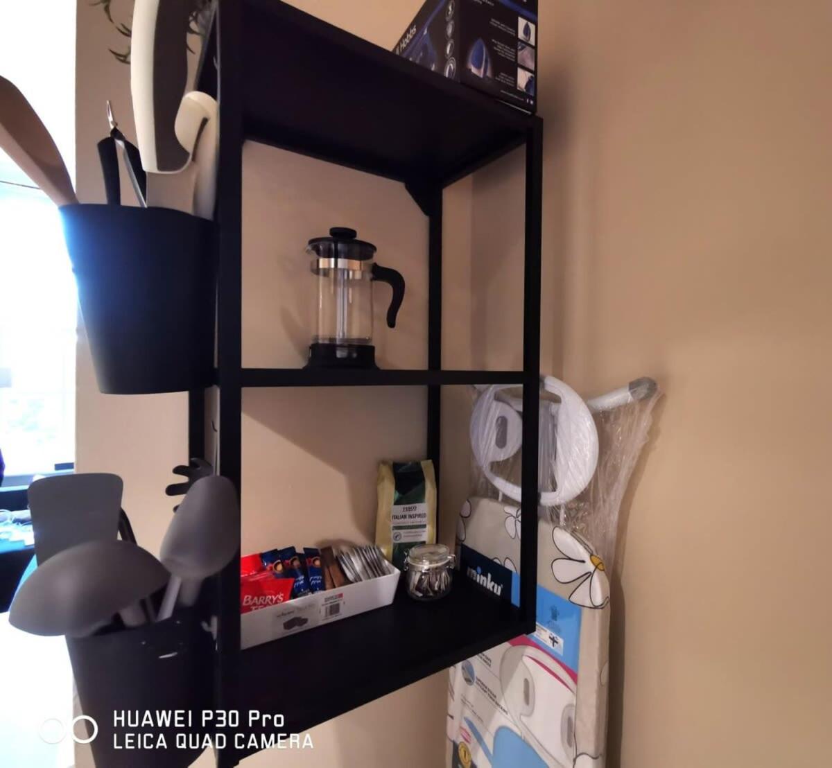 CENTRAL LOCATION 2 BED APT Fast WIFI & TV&KITCHEN