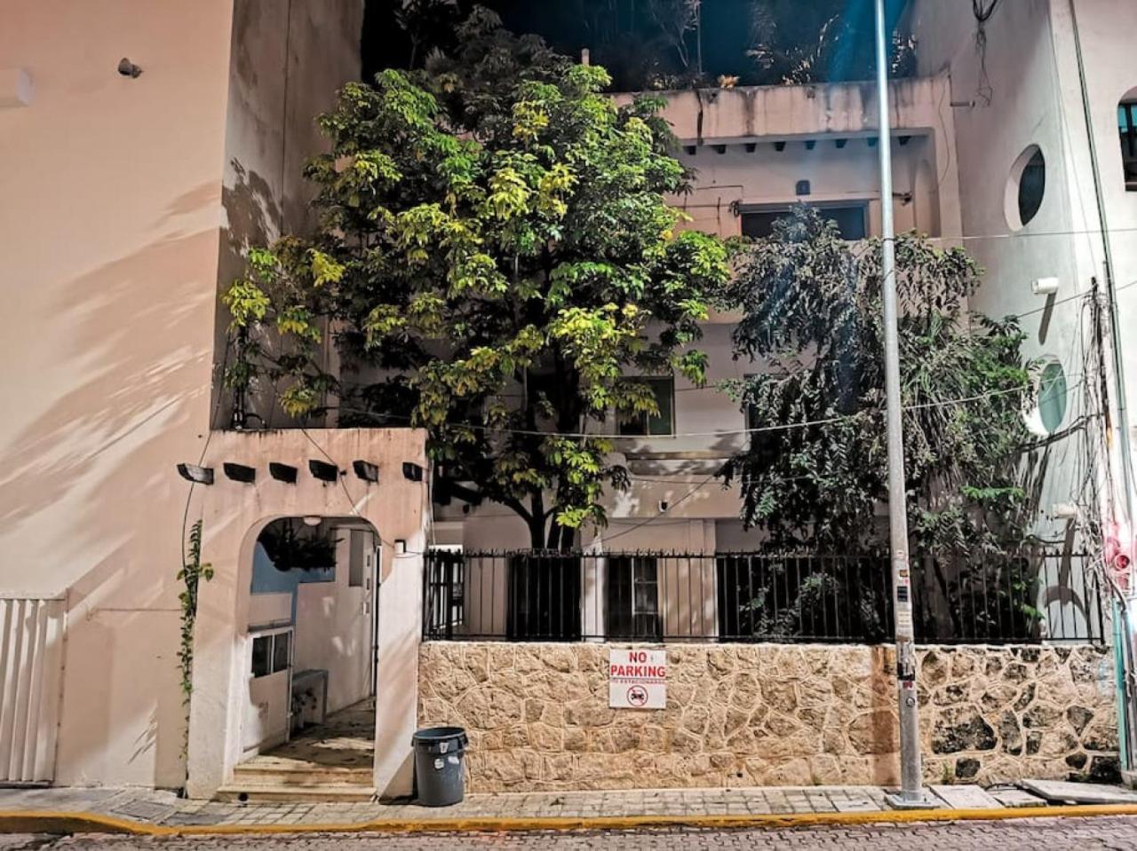 The Best Location 2BR Condo- 100m to Beach and 5Ave