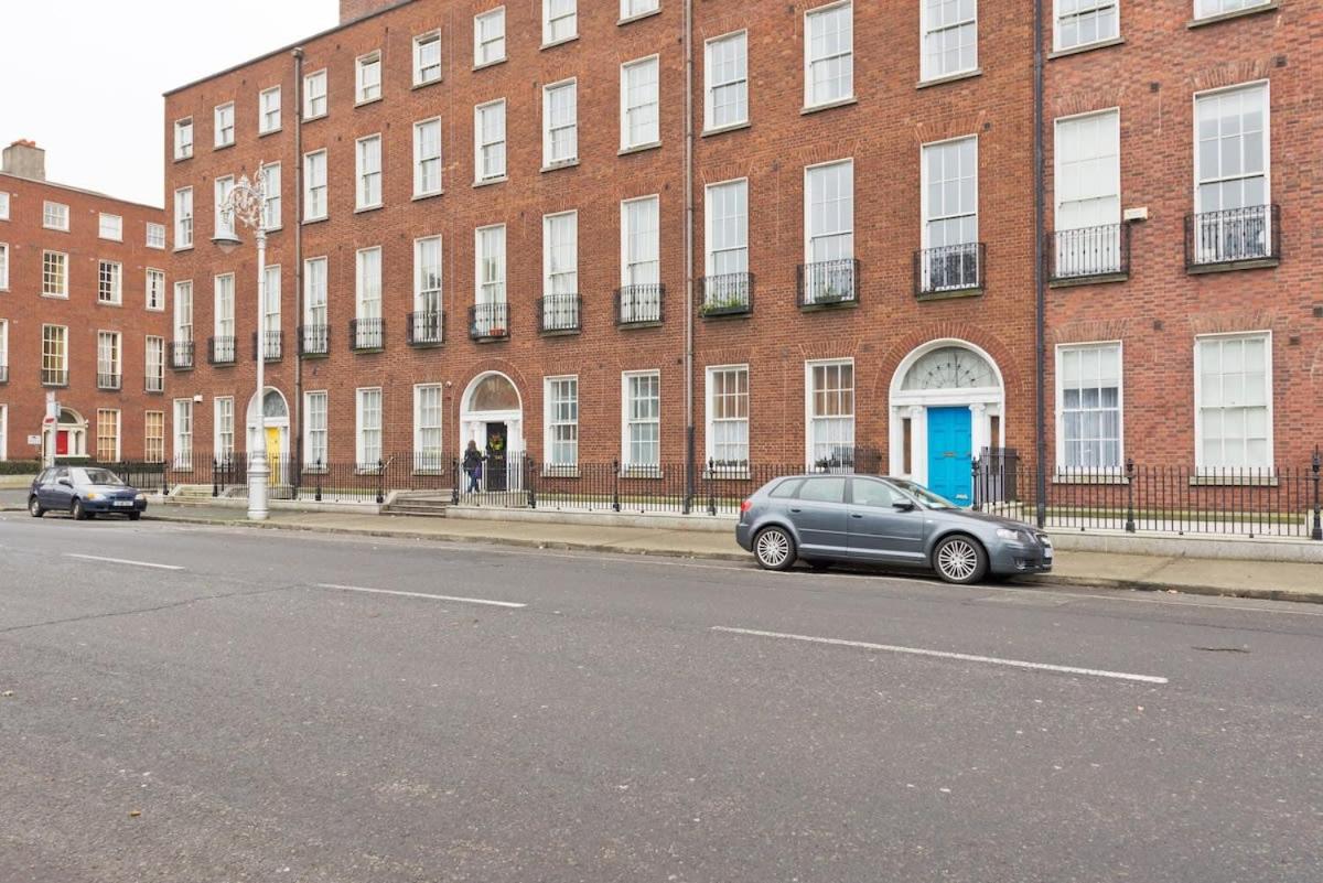 CENTRAL LOCATION 2 BED APT Fast WIFI & TV&KITCHEN