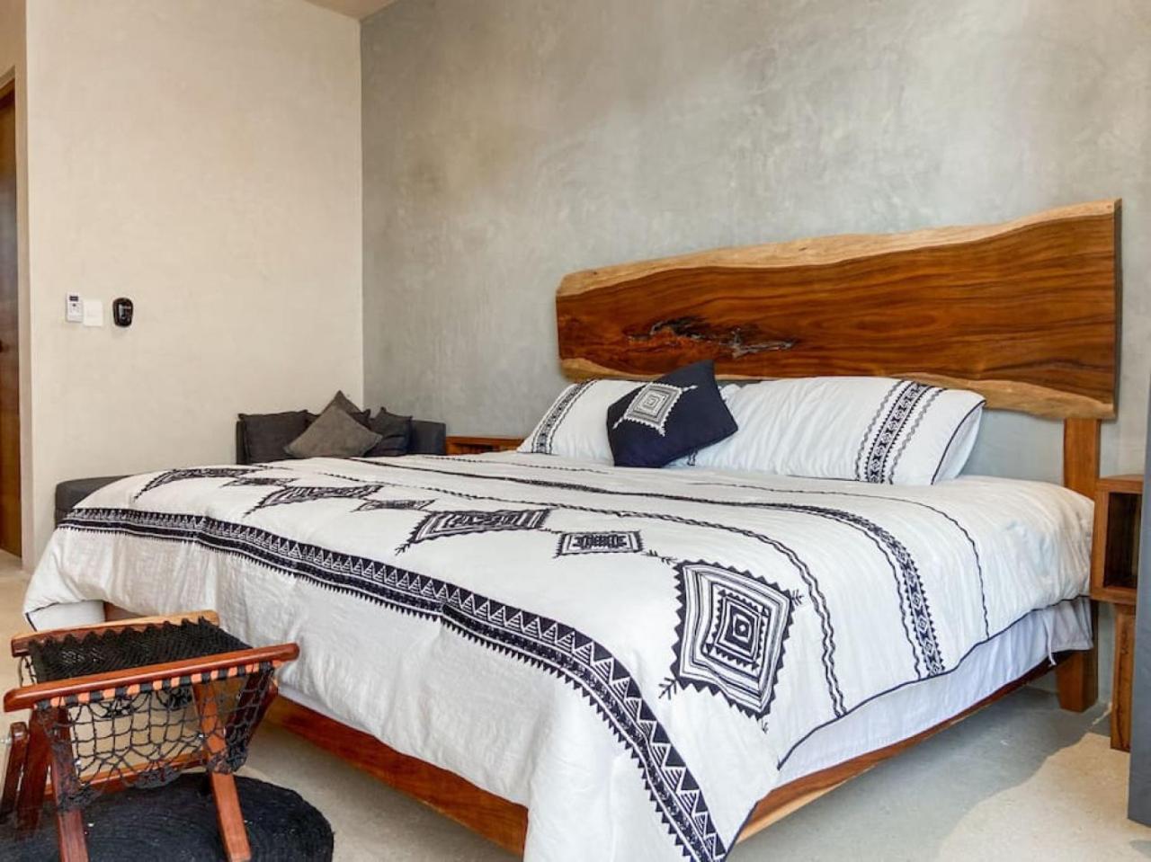 ANGO - BohoChic Studio with Full Kitchen, Pool, Balcony, WiFi, AC view 5