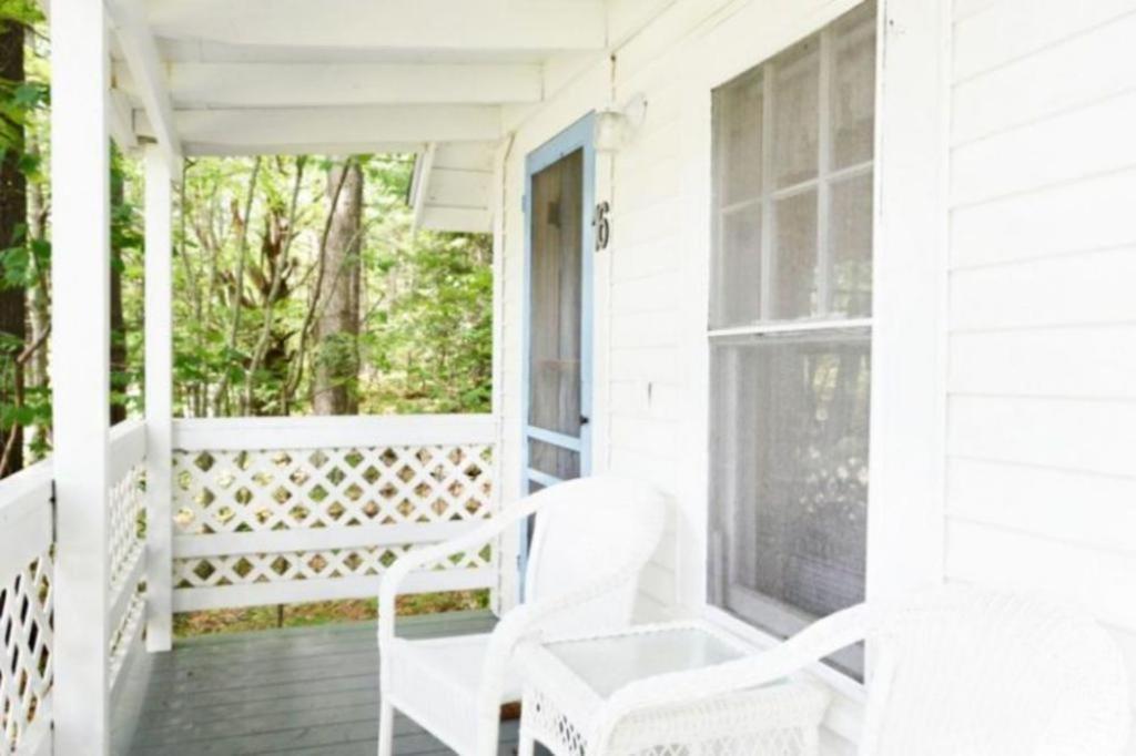 2 River Road Inn & Cottages