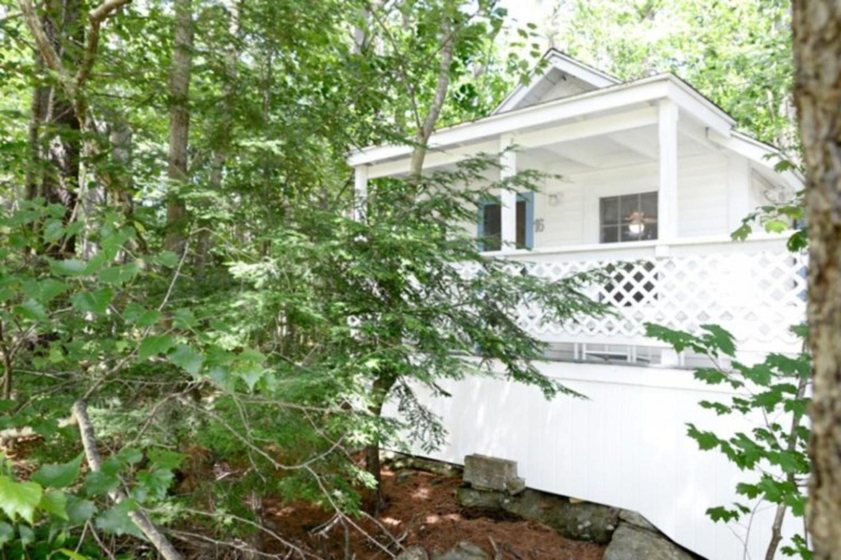 2 River Road Inn & Cottages