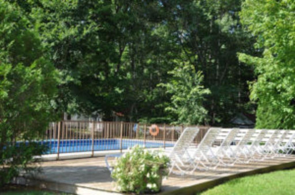 2 River Road Inn & Cottages