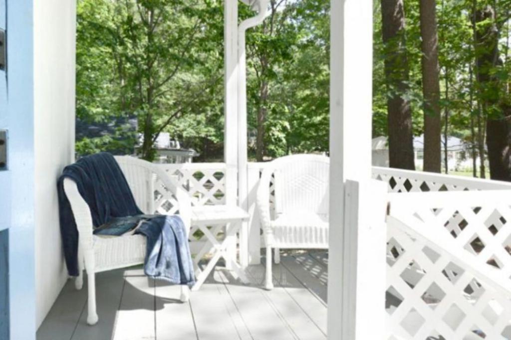 2 River Road Inn & Cottages