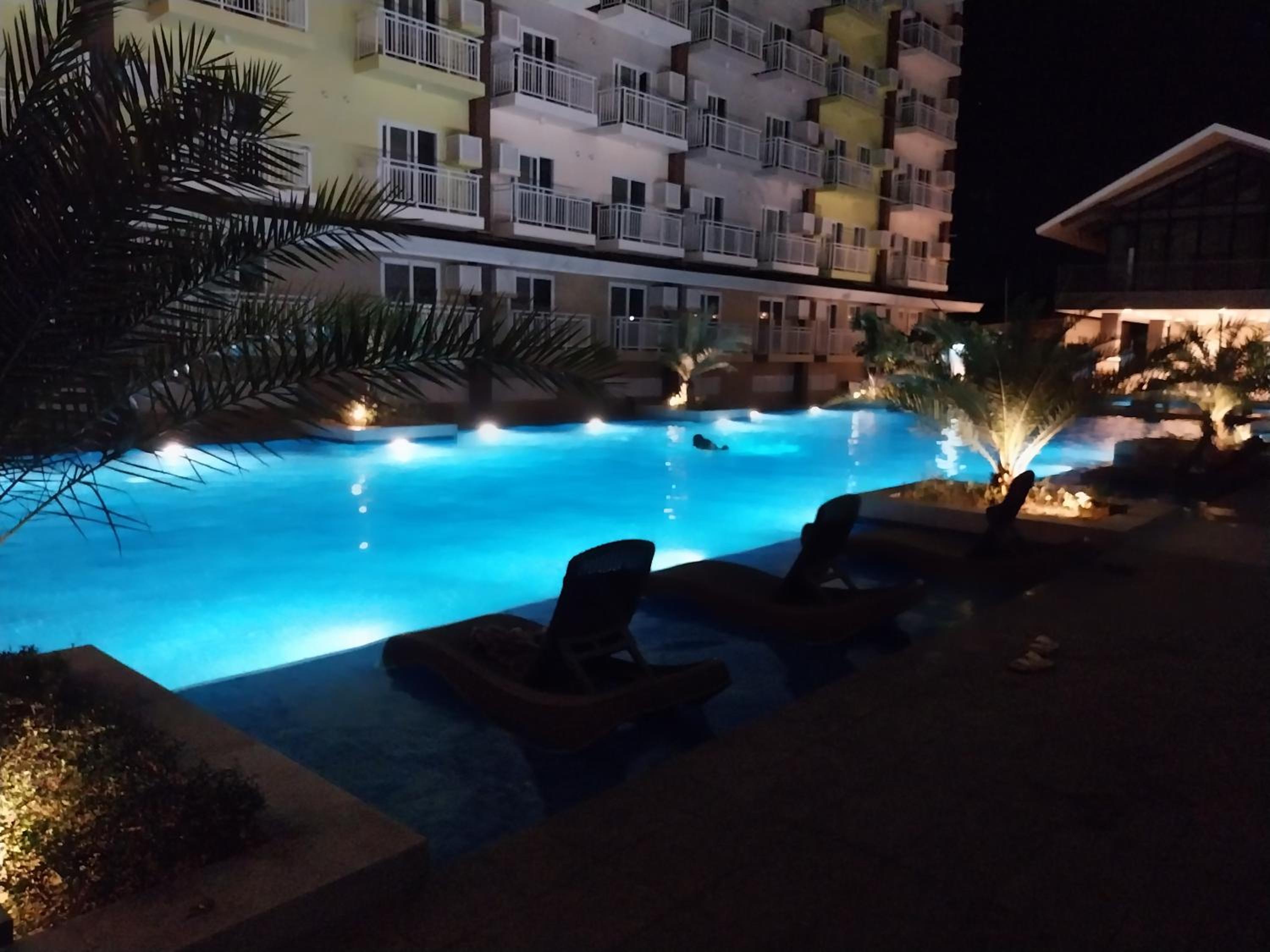 Stay & Fly at Amani Grand Airport Studio with Pool Gym Netflix Fast WiFi 3 Guests view 4