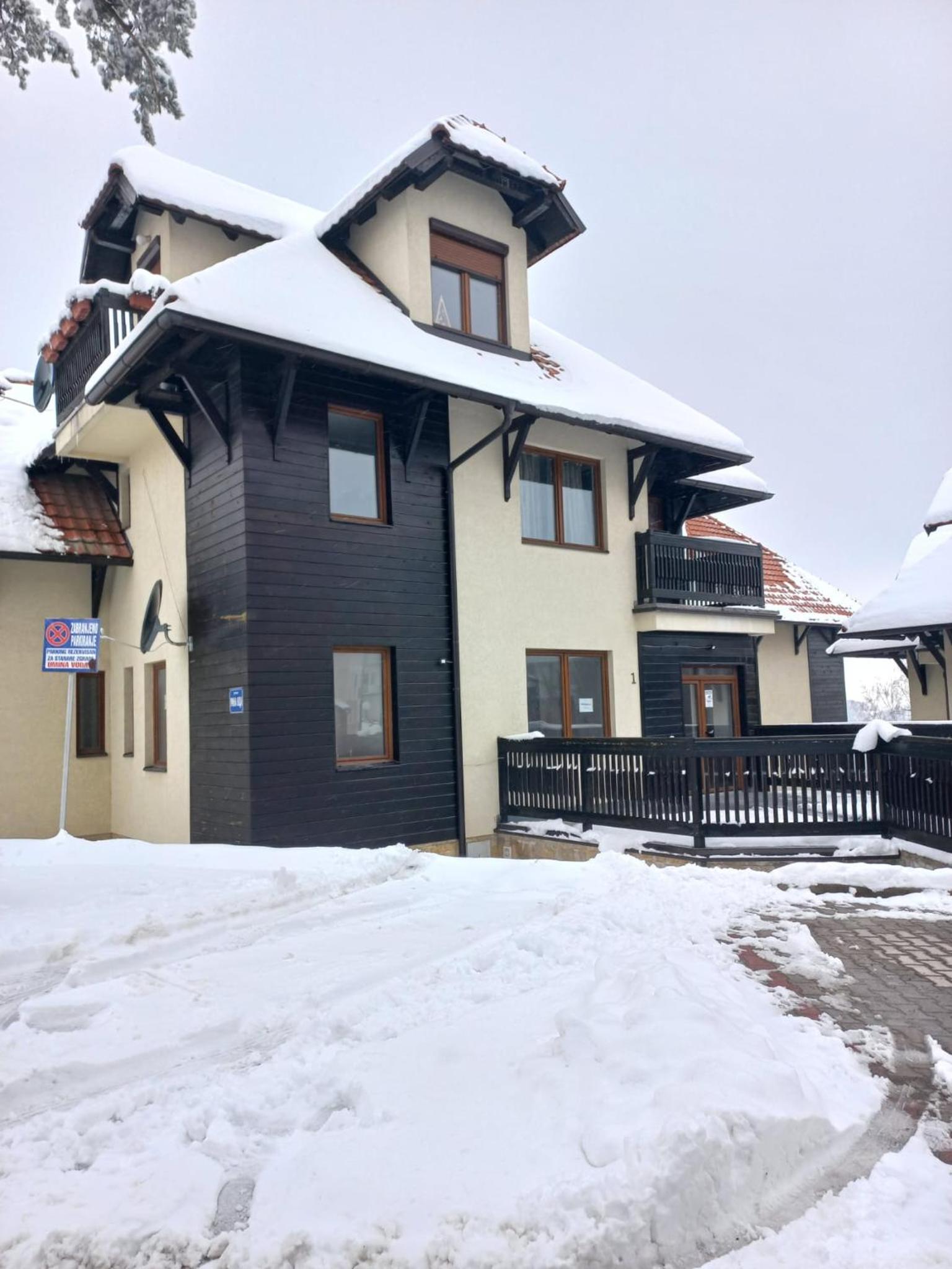 LUX APARTMAN EM view 3