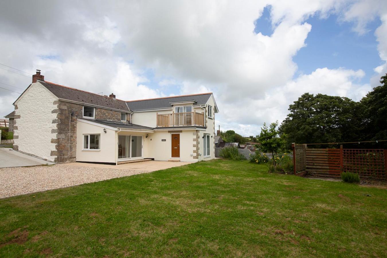 Cornish Cottage - Sleeps 8/9 view 2