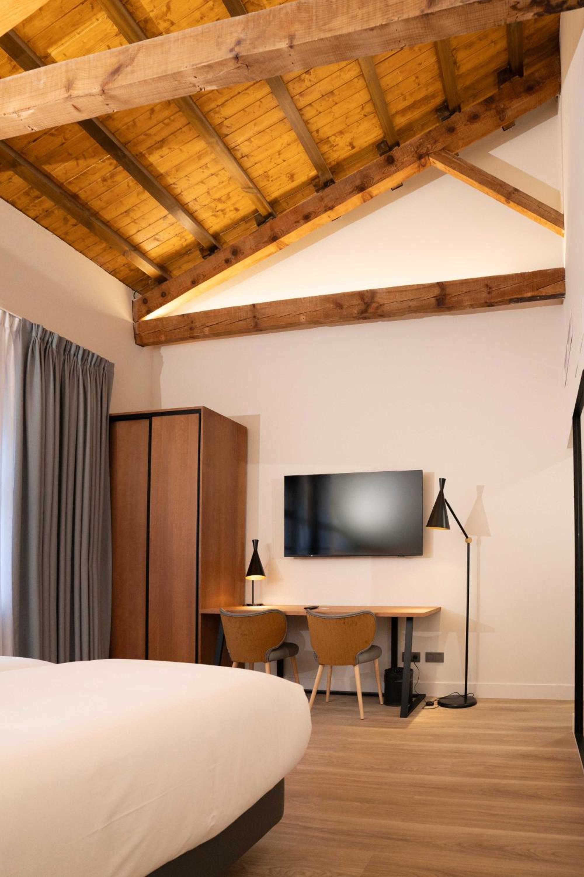Prisma Suites