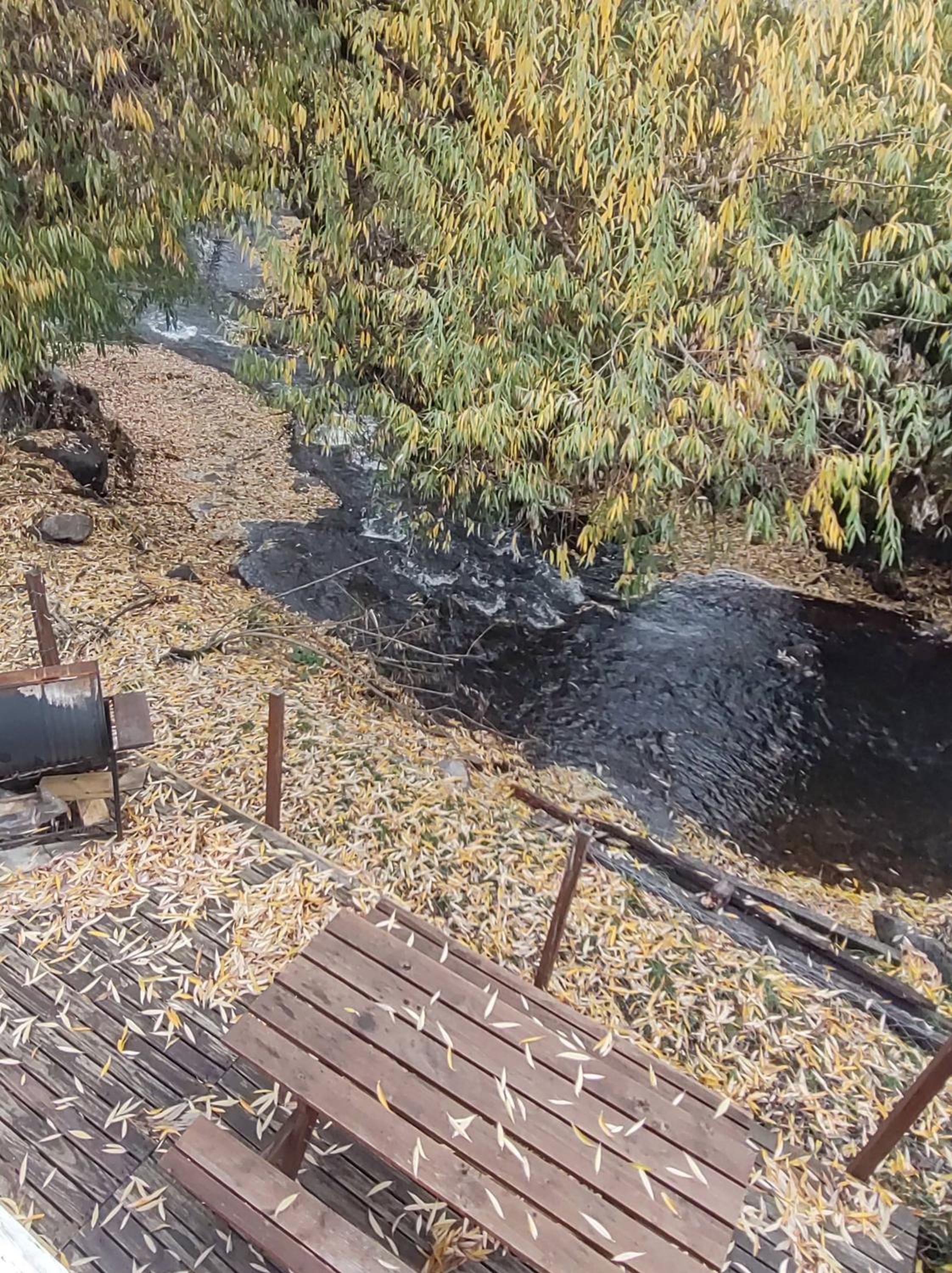 Cabaña soñada sobre el arroyo con dos dormitorios