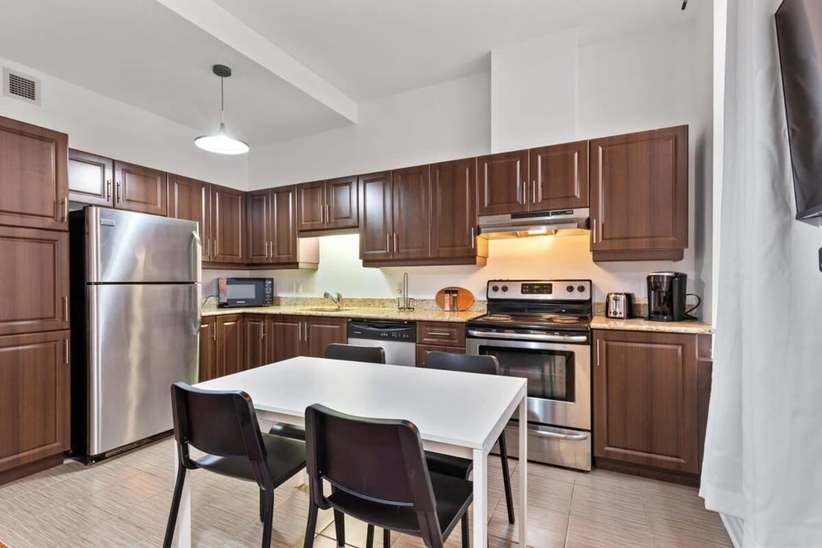 M11 The Artsy Suite 2BR Prime Location DT view 2