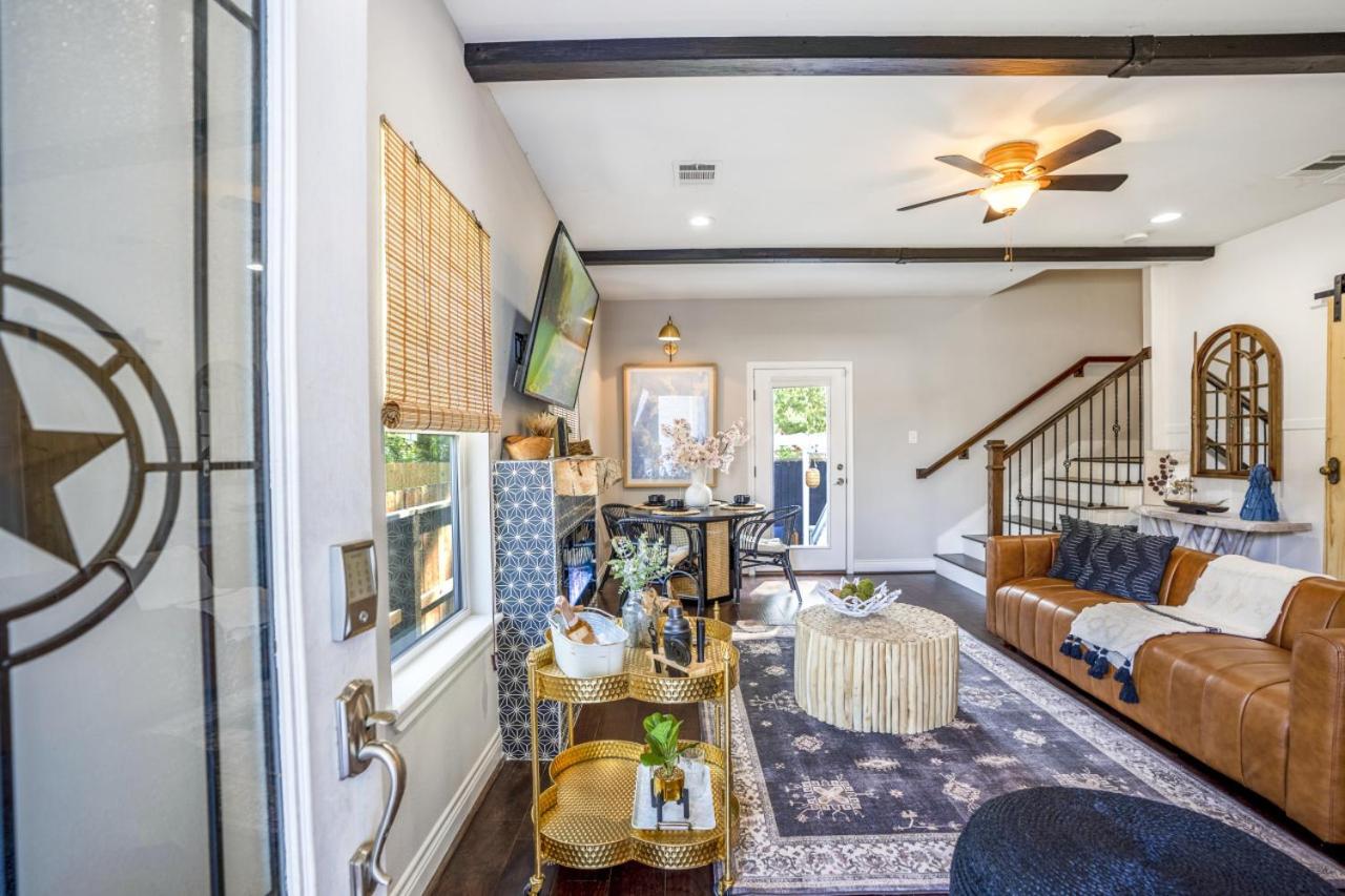 NEW TrendyFarmhouse INSTAworthy FUN NearDwntwn view 4