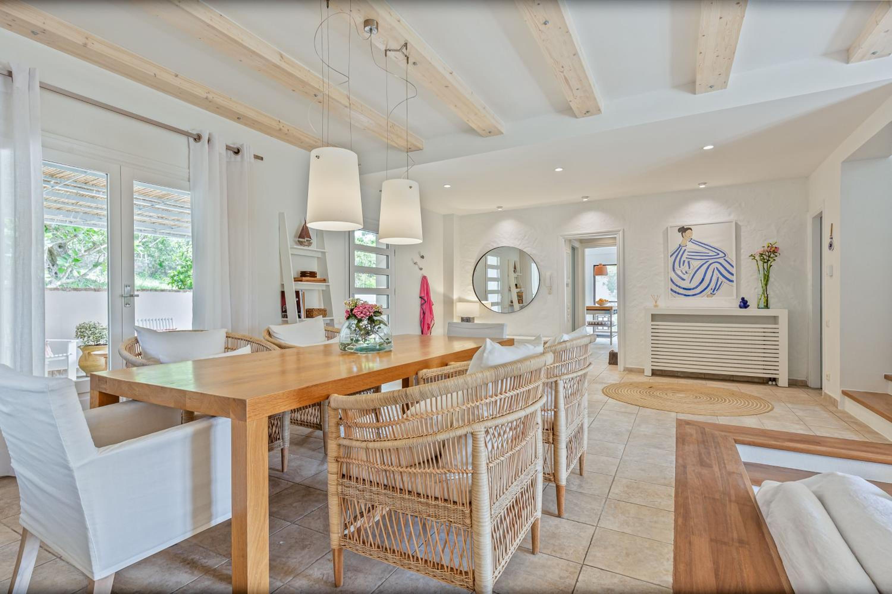 Decavos House