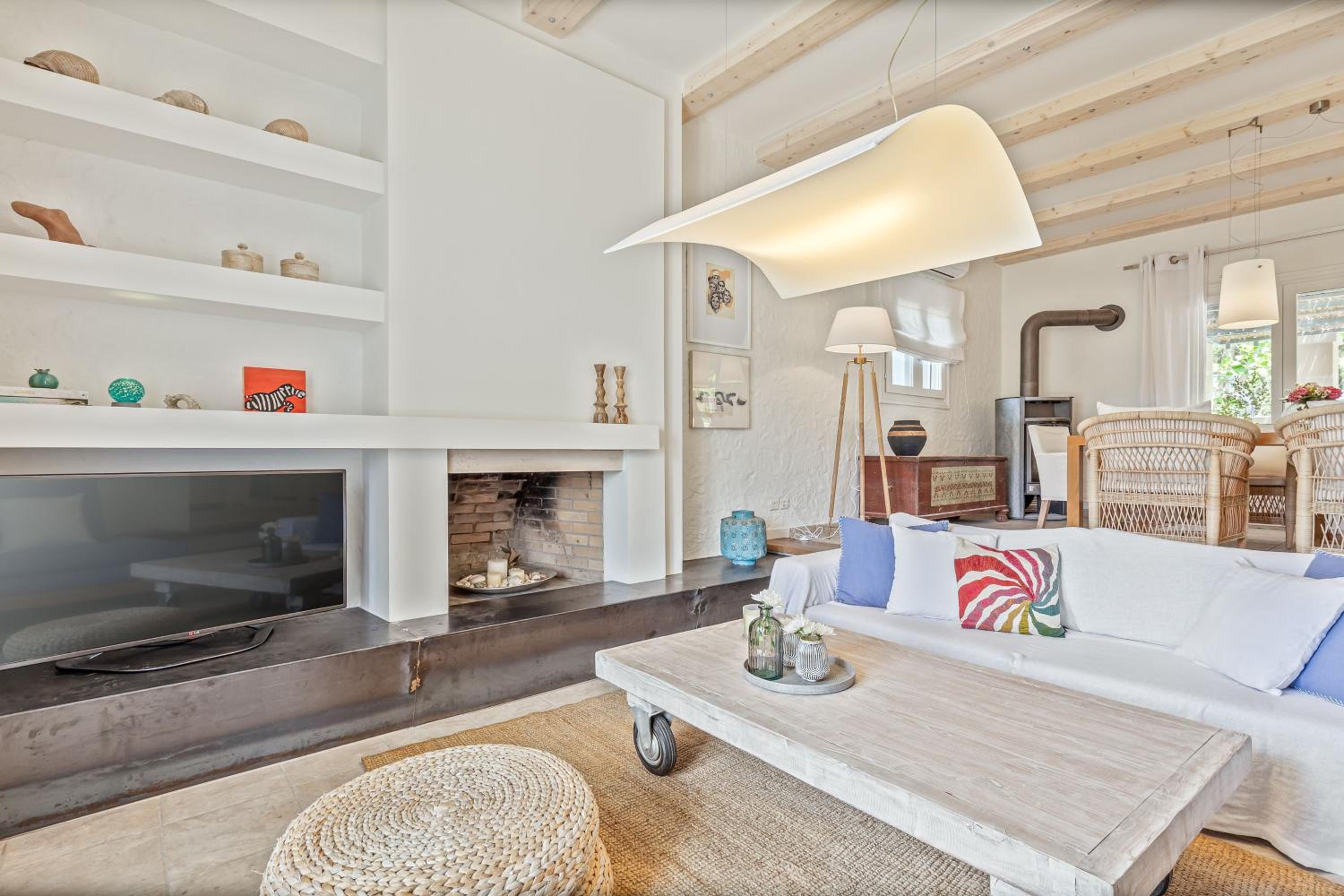 Decavos House