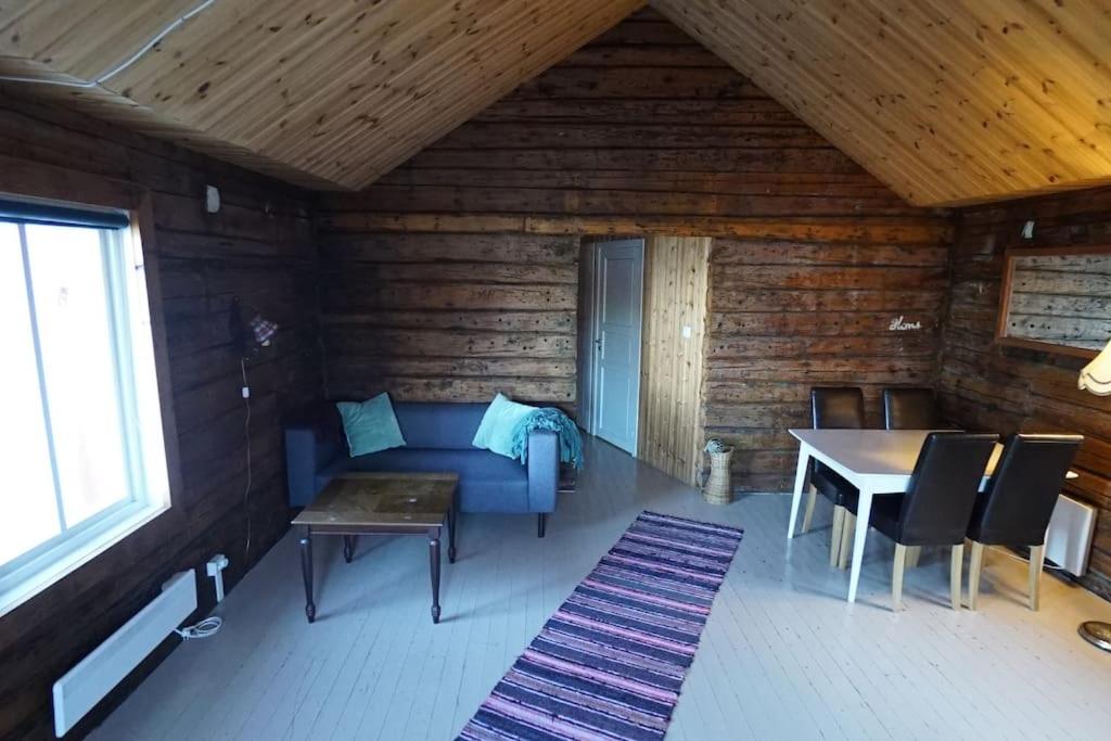 Fisherman's cabin, Lofoten - 24 Bårdbua view 4