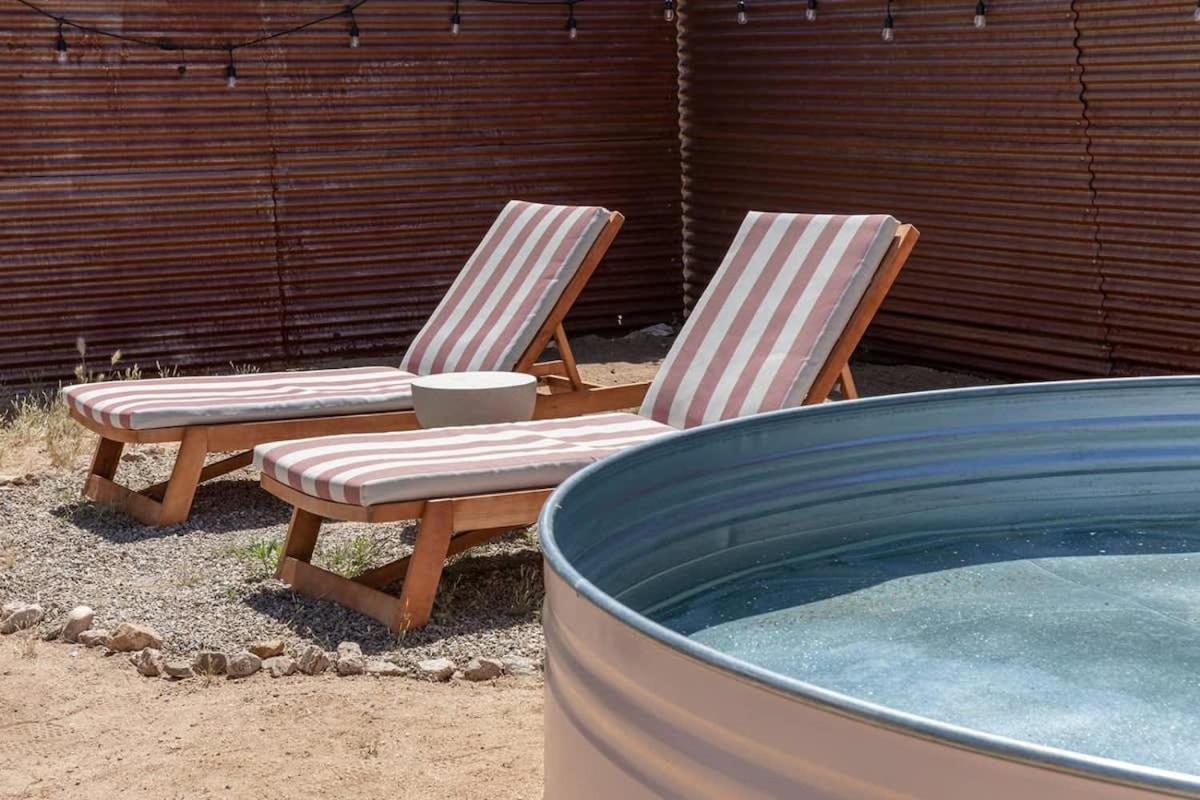 Joshua Tree - Le Tout Petit w Hot Tub view 4
