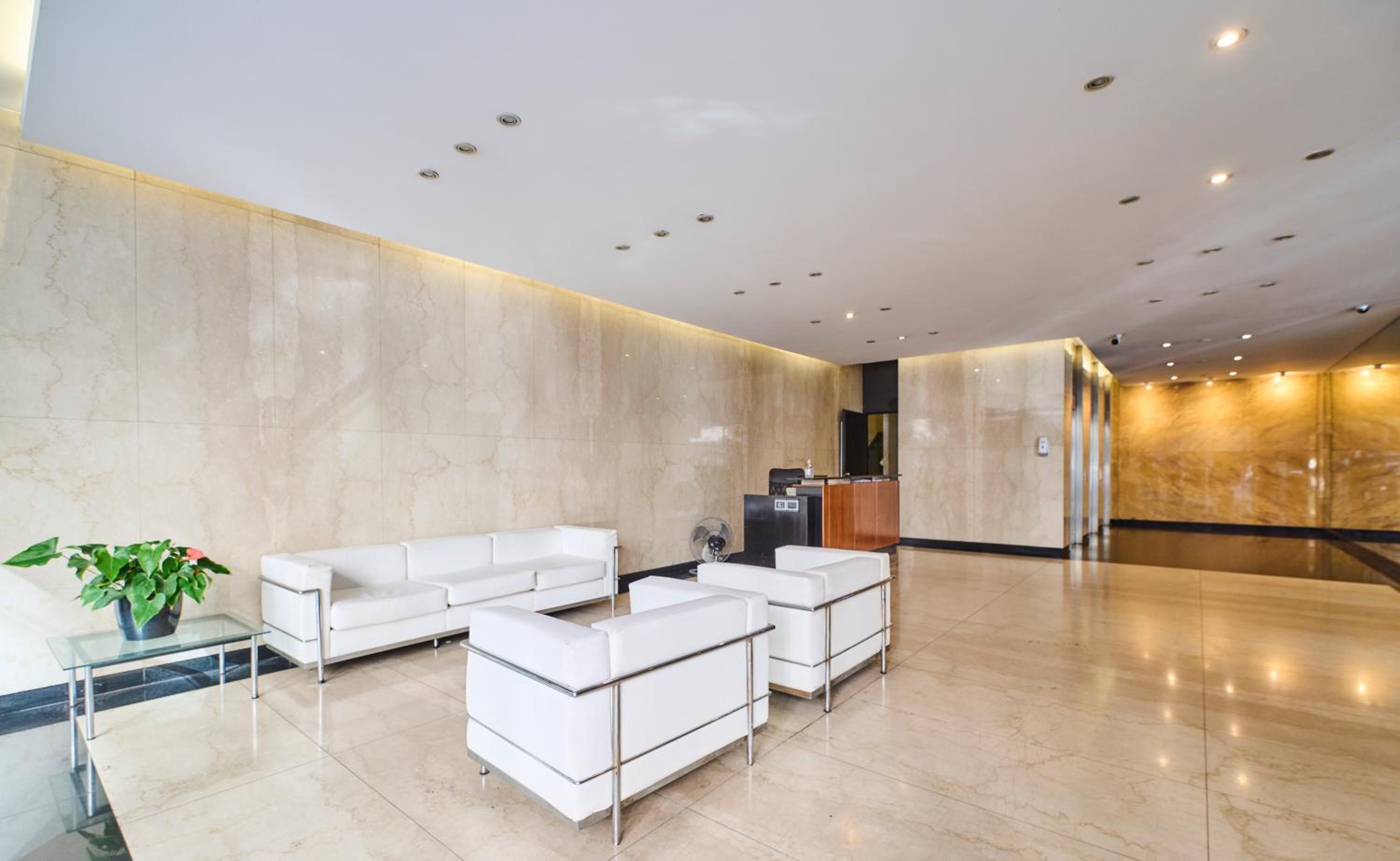Recoleta: Elegance, Pool and Prime Location