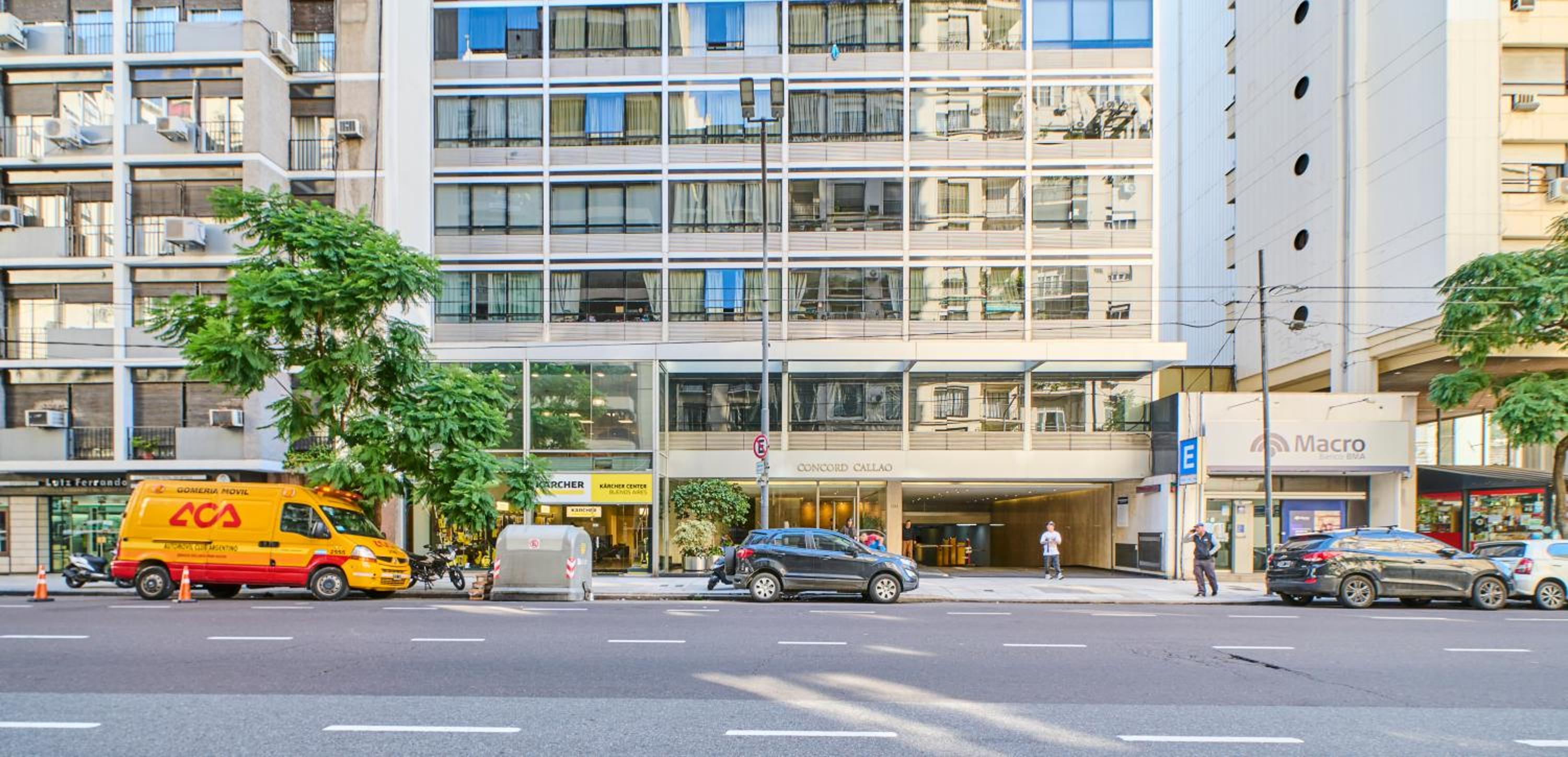 Recoleta: Elegance, Pool and Prime Location