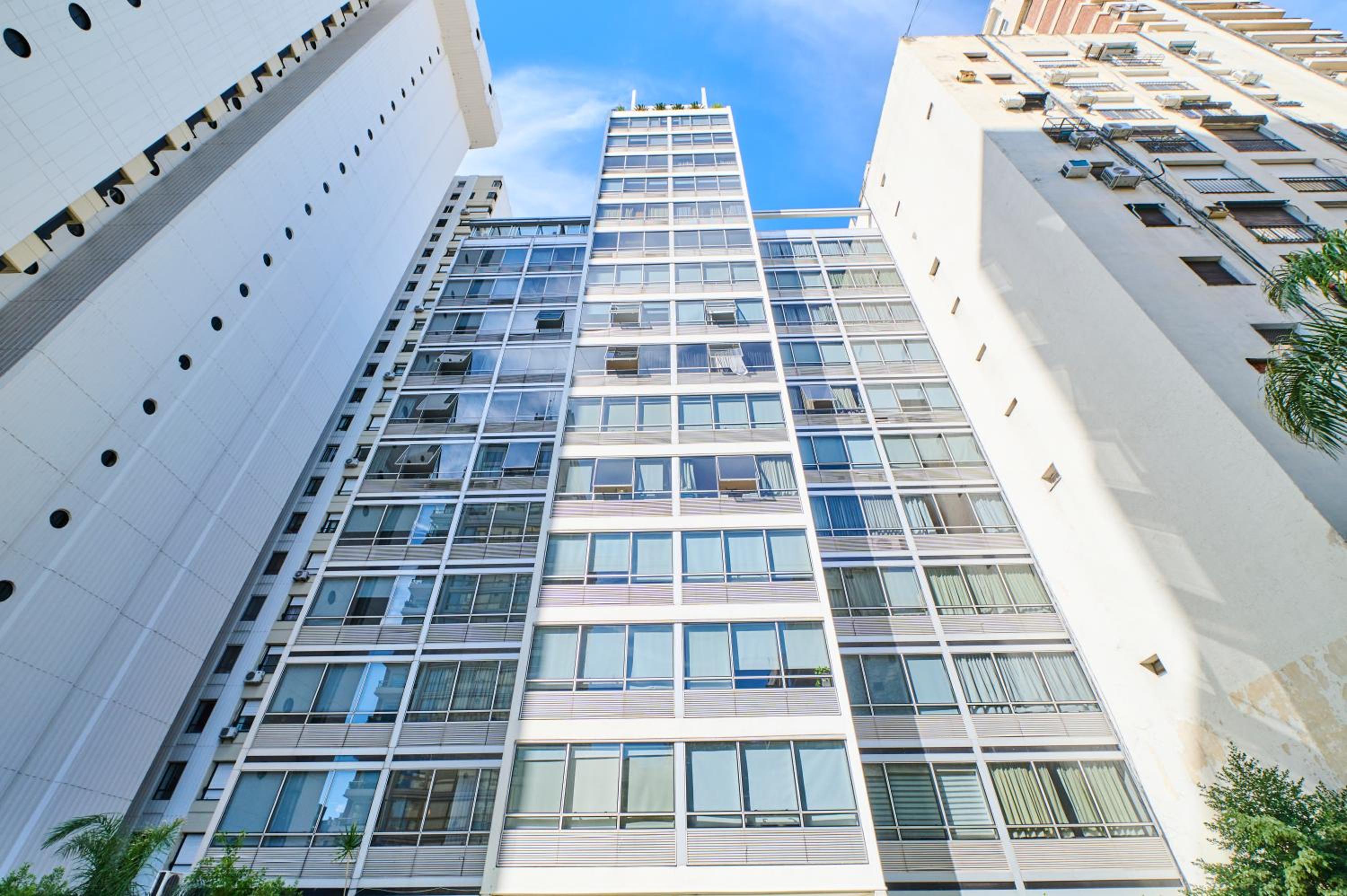 Recoleta: Elegance, Pool and Prime Location