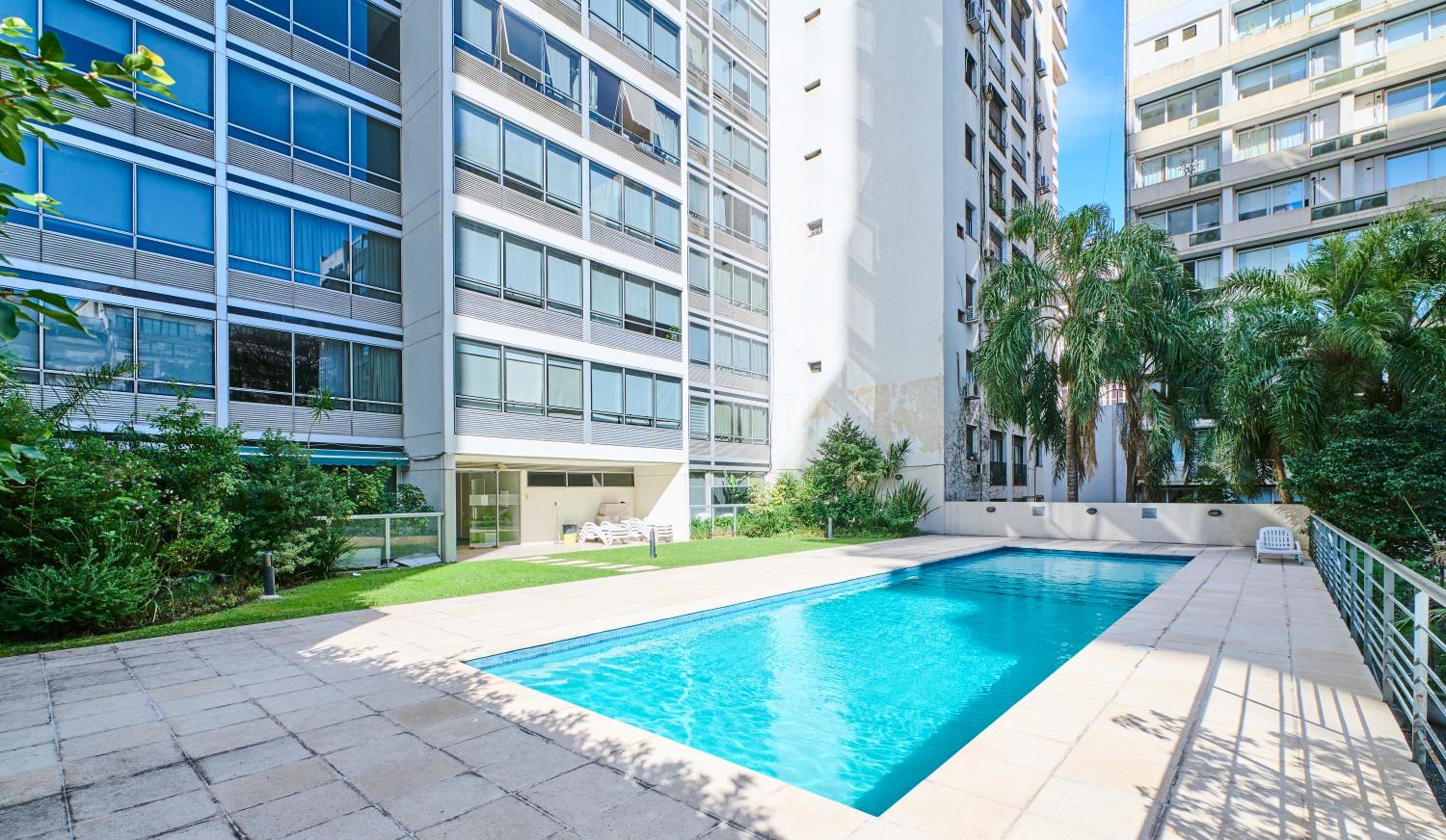 Recoleta: Elegance, Pool and Prime Location