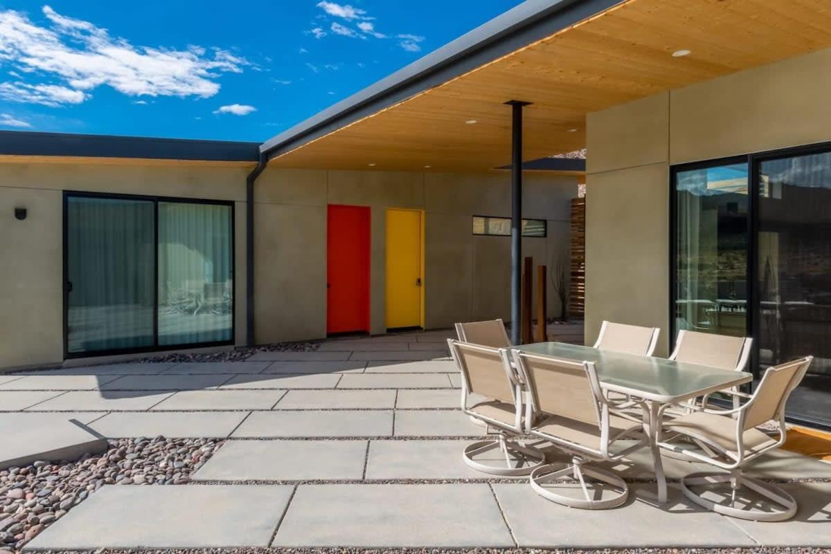 Orion Joshua Tree- Pool Complex at Park Sleeps 10 view 4