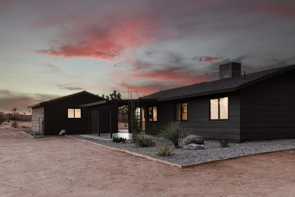 Hotel Harmony Tea House on El Dorado - Image 1