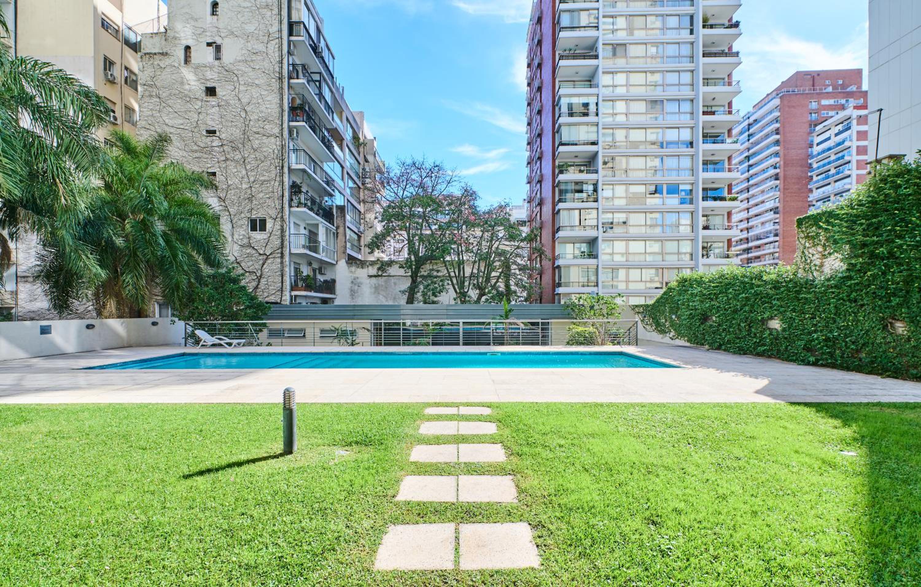 Recoleta: Elegance, Pool and Prime Location