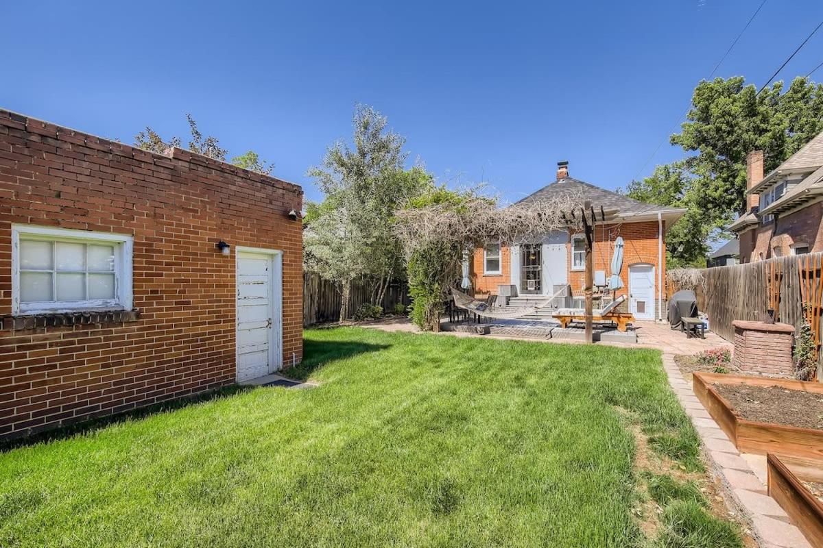 Redbrick Cottage 2BDRM Wash Park Yard & Gym view 4