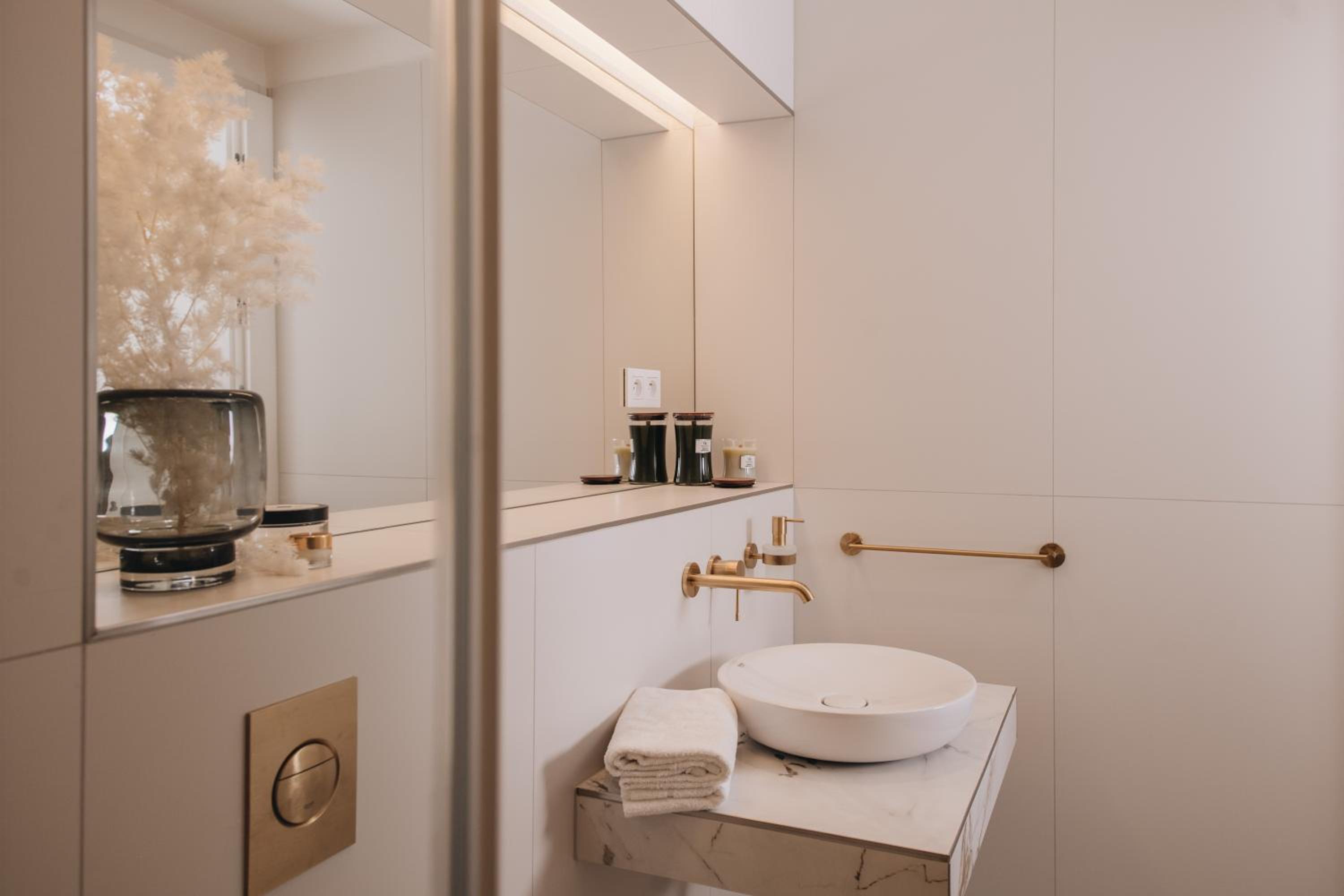 Stylish new apartment in Prague with A/C