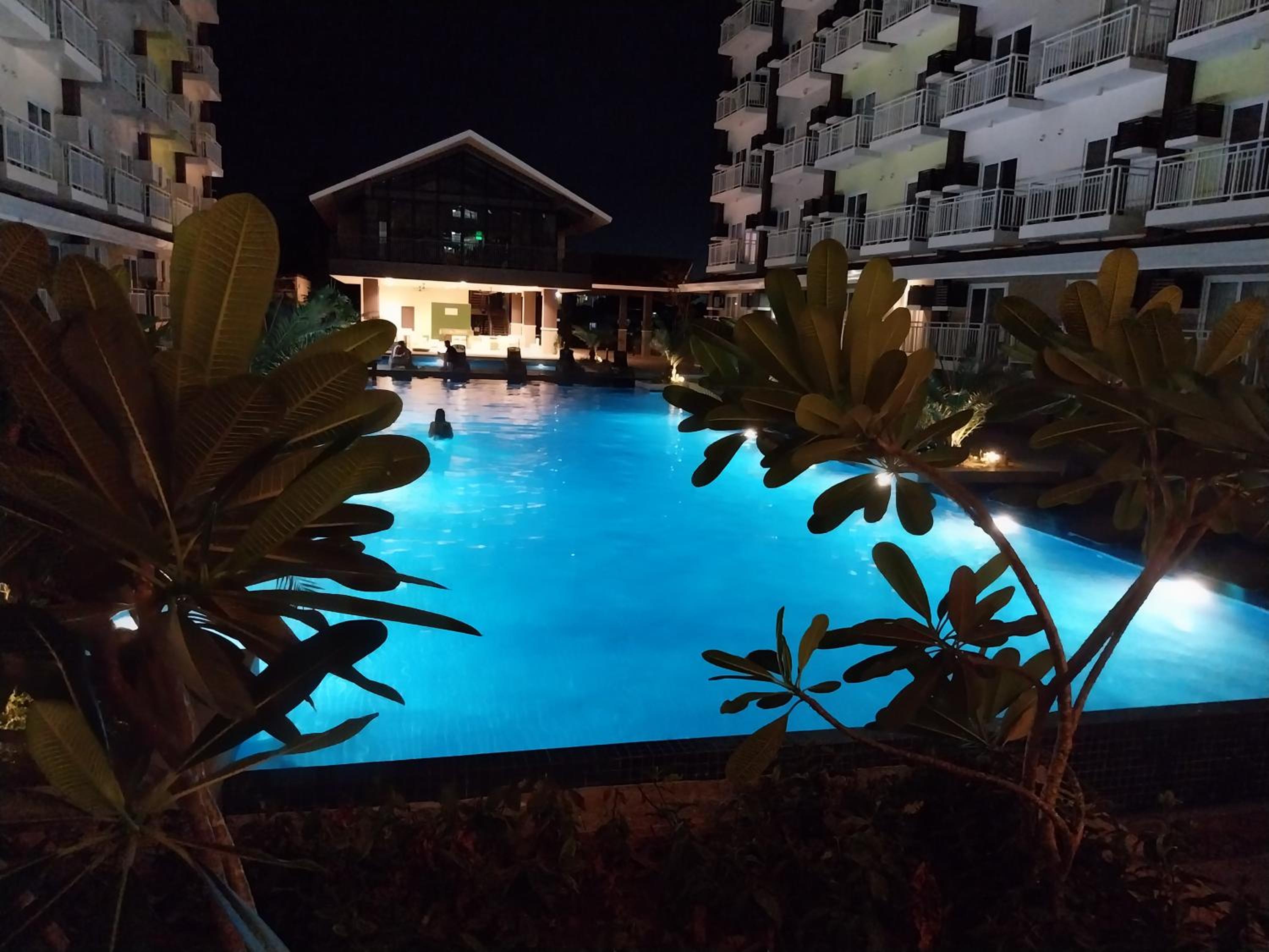 Stay & Fly at Amani Grand Airport Studio with Pool Gym Netflix Fast WiFi 3 Guests view 3