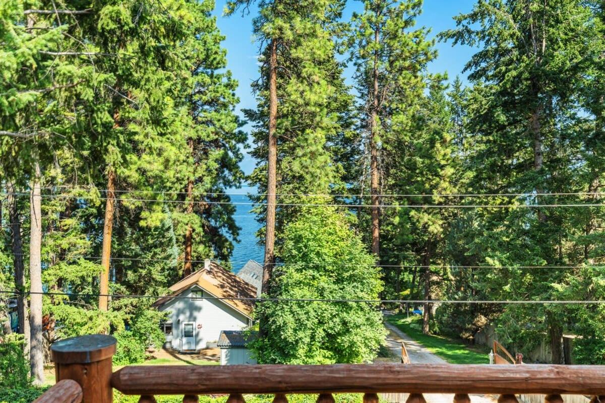 Lakeside Bliss Sleeps 8 Family Retreat