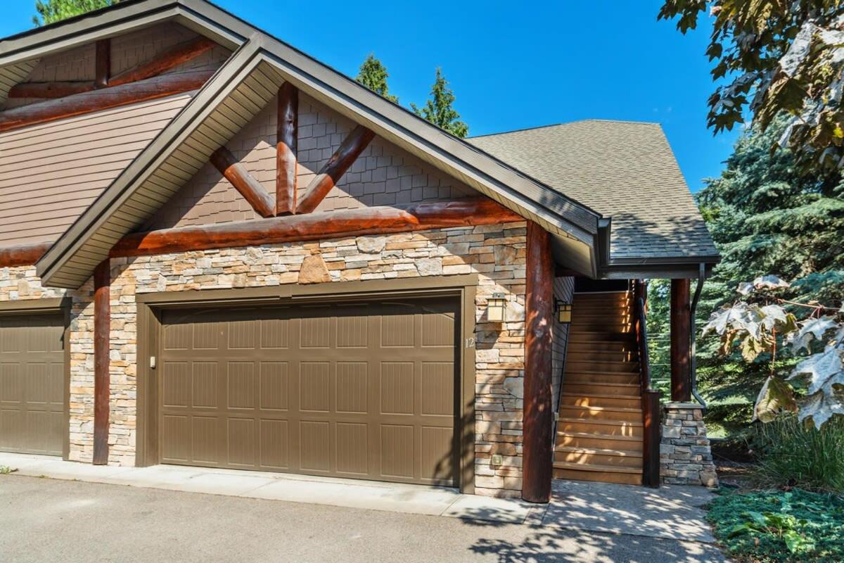 Lakeside Bliss Sleeps 8 Family Retreat