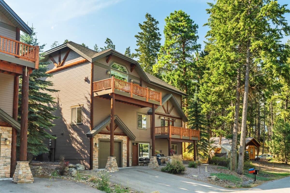 Lakeside Bliss Sleeps 8 Family Retreat