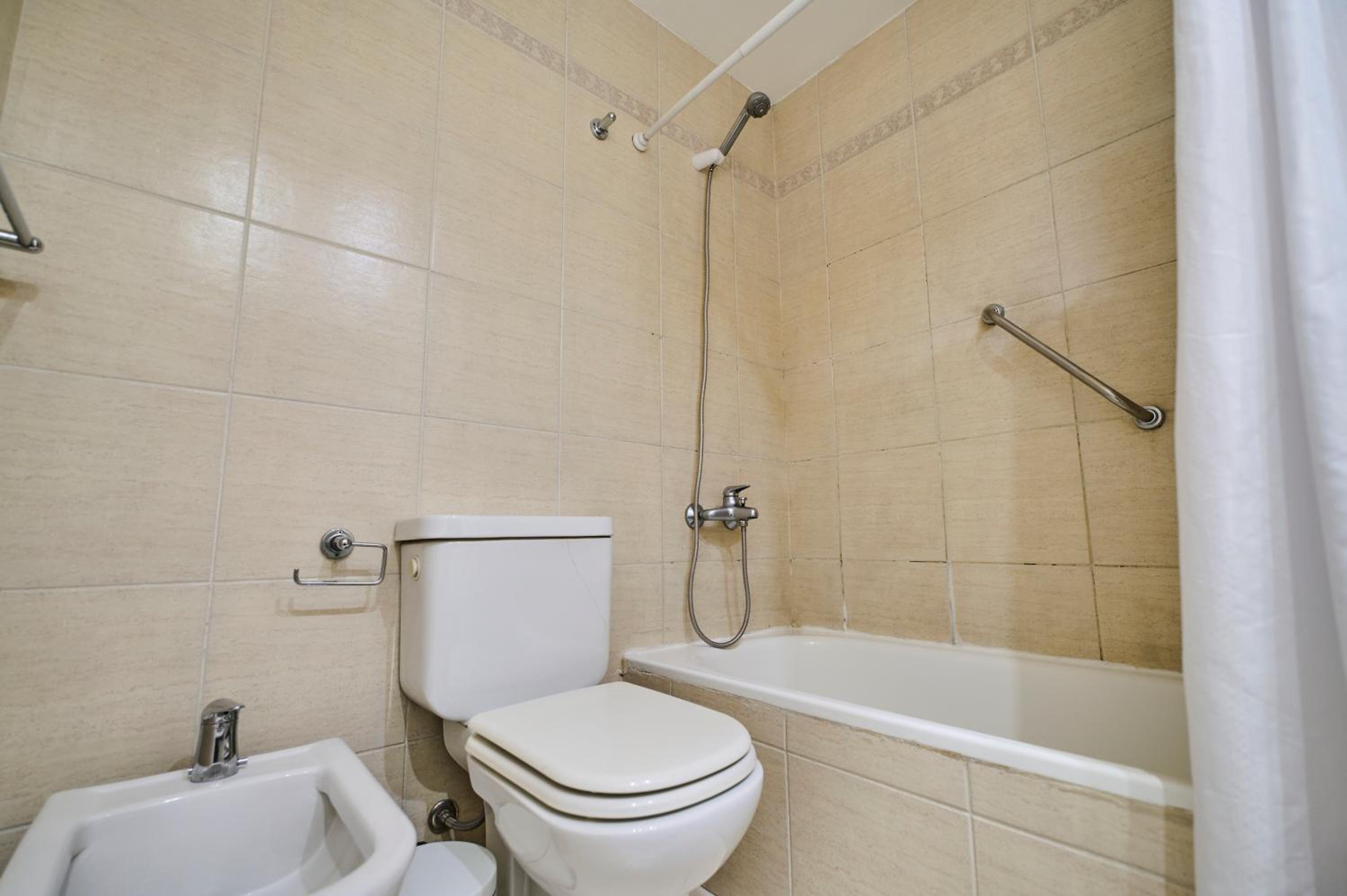 Recoleta: Elegance, Pool and Prime Location