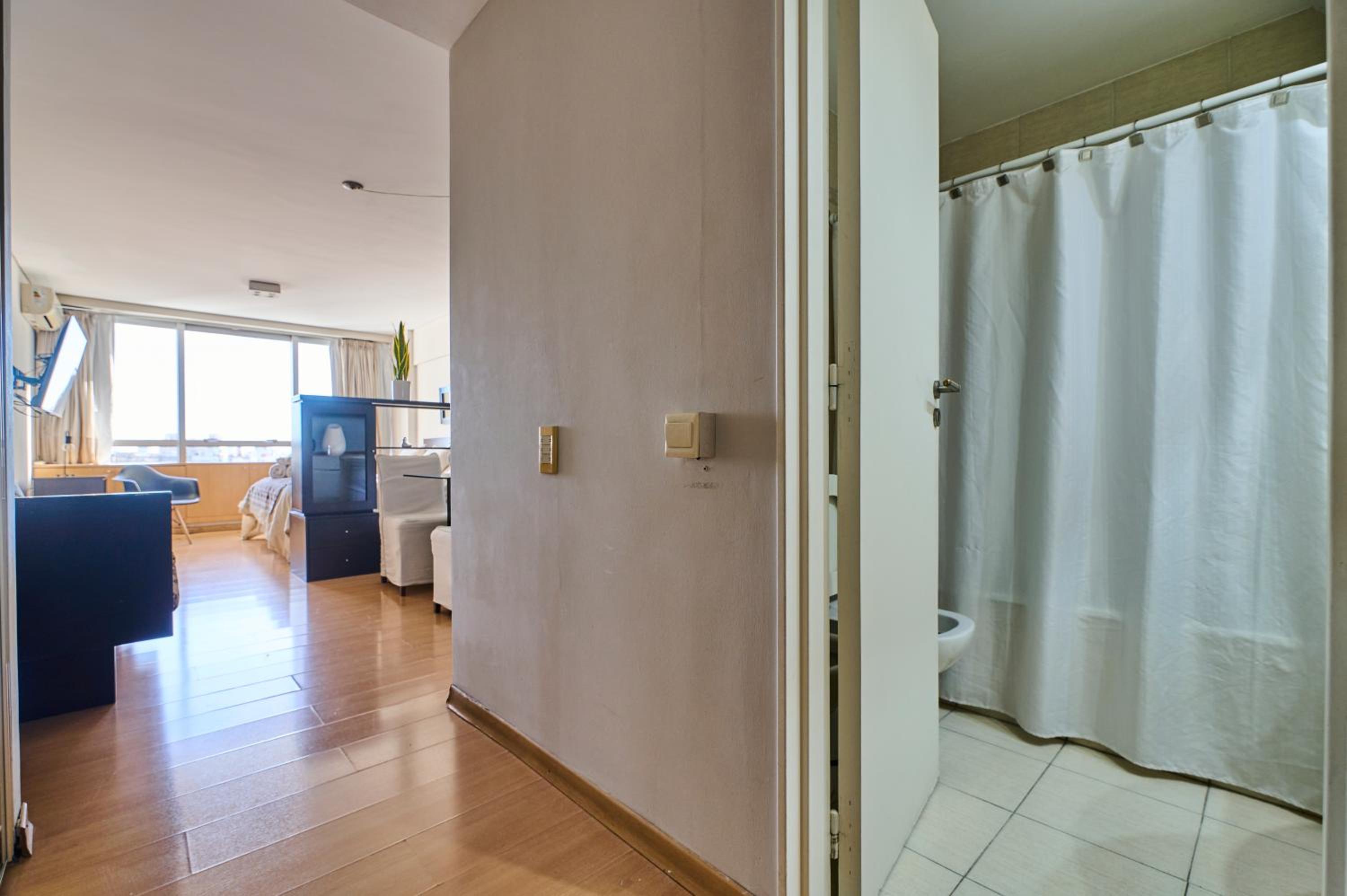 Recoleta: Elegance, Pool and Prime Location