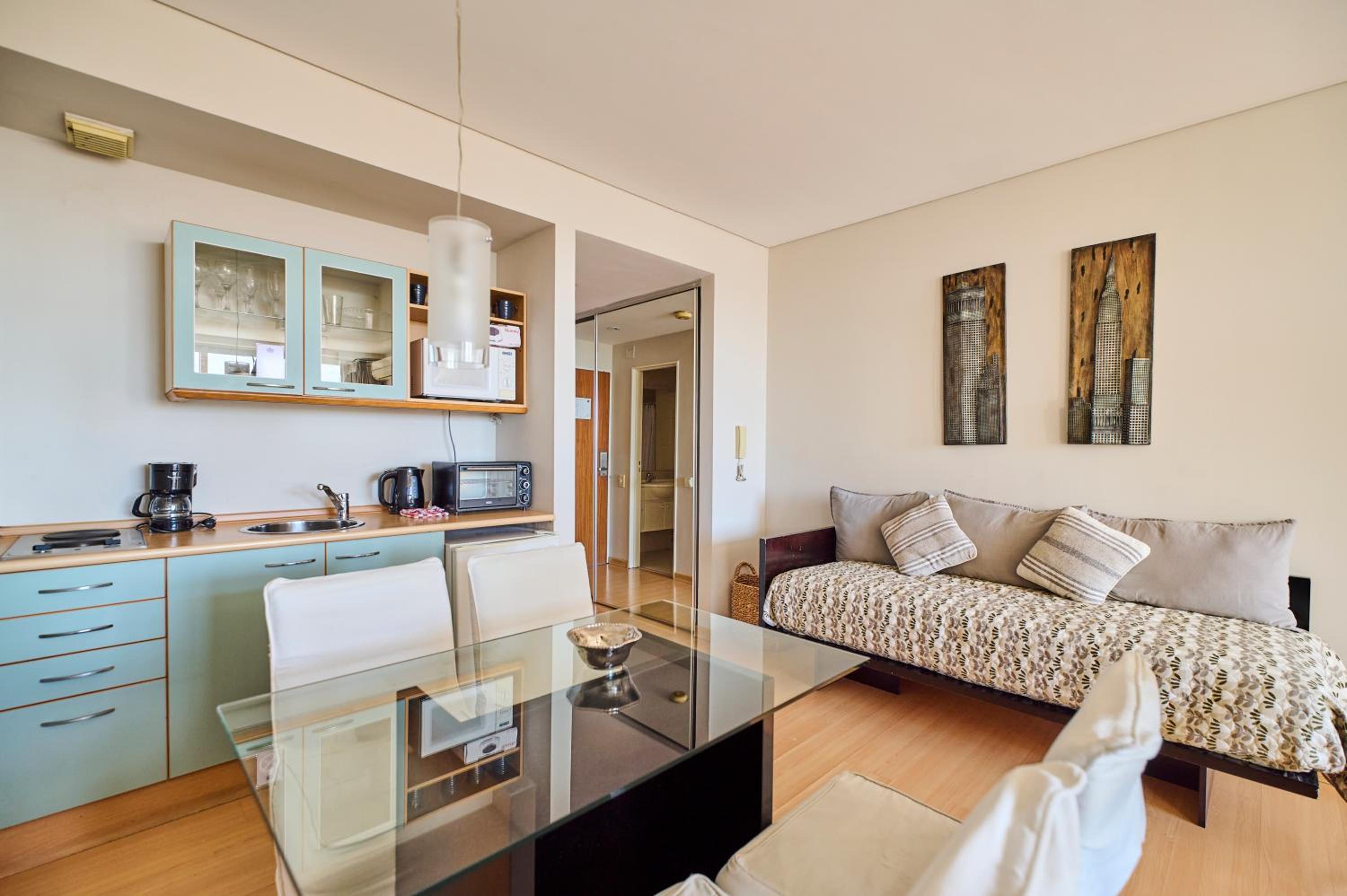Recoleta: Elegance, Pool and Prime Location