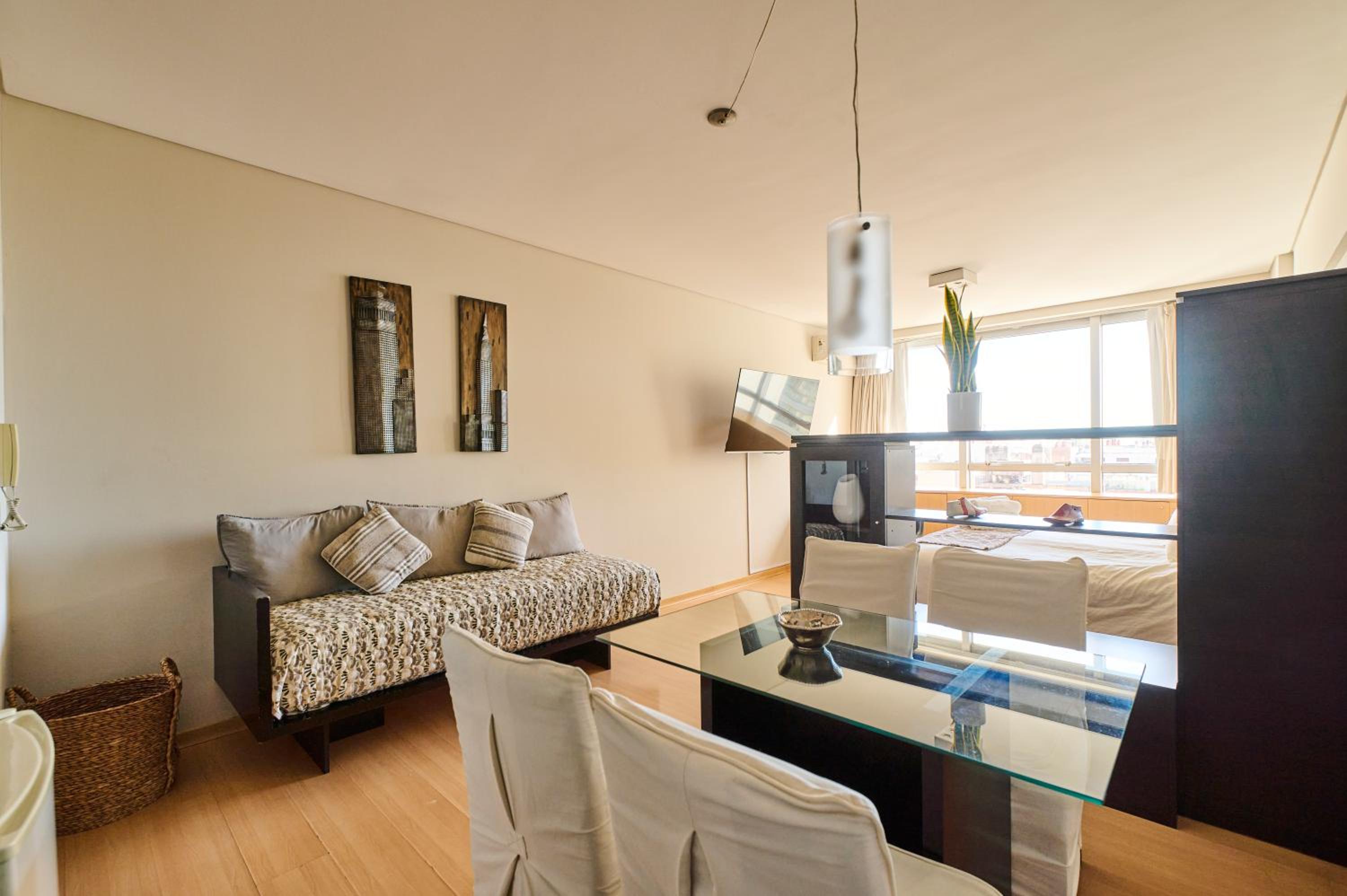 Recoleta: Elegance, Pool and Prime Location