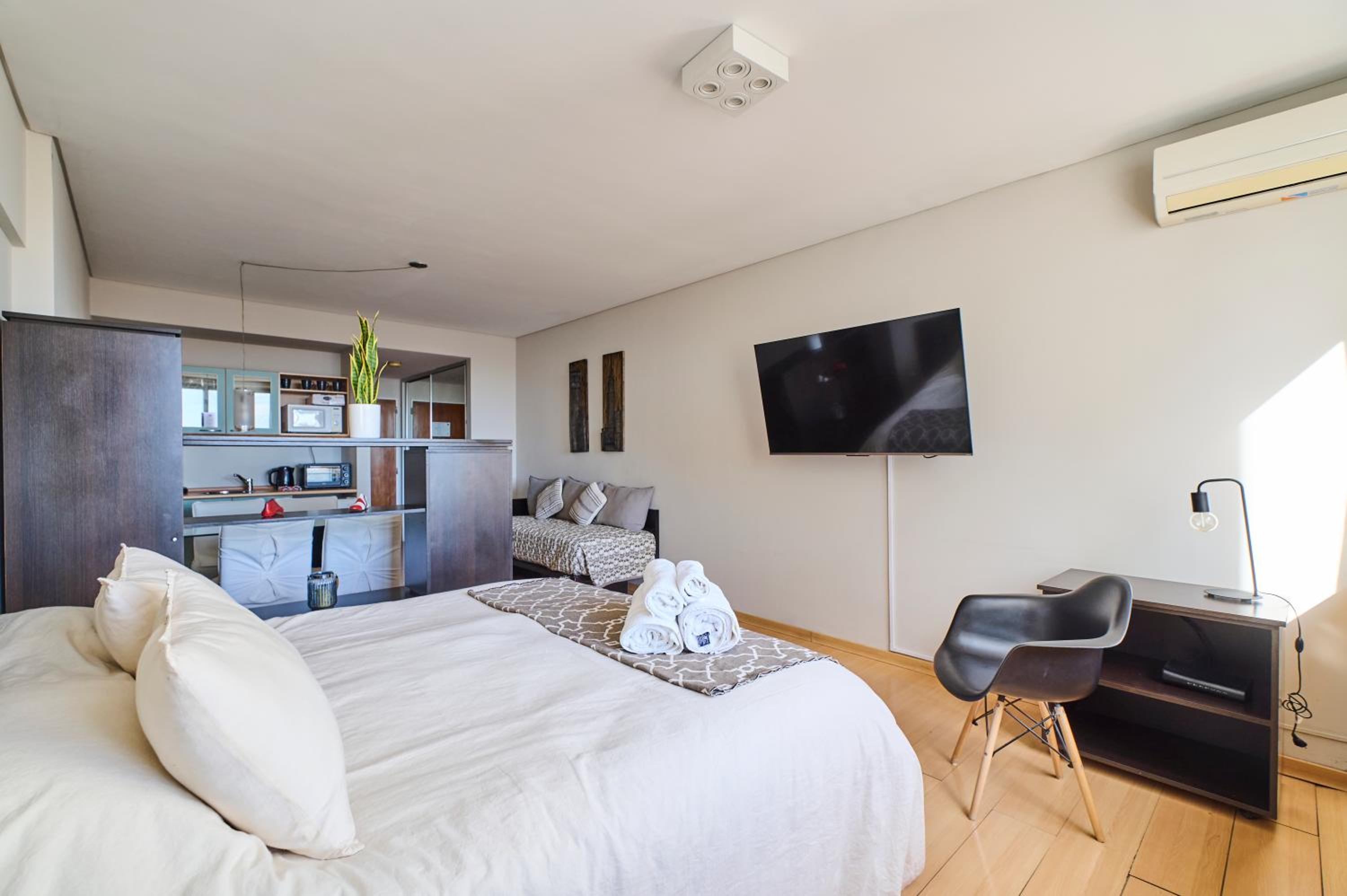 Recoleta: Elegance, Pool and Prime Location