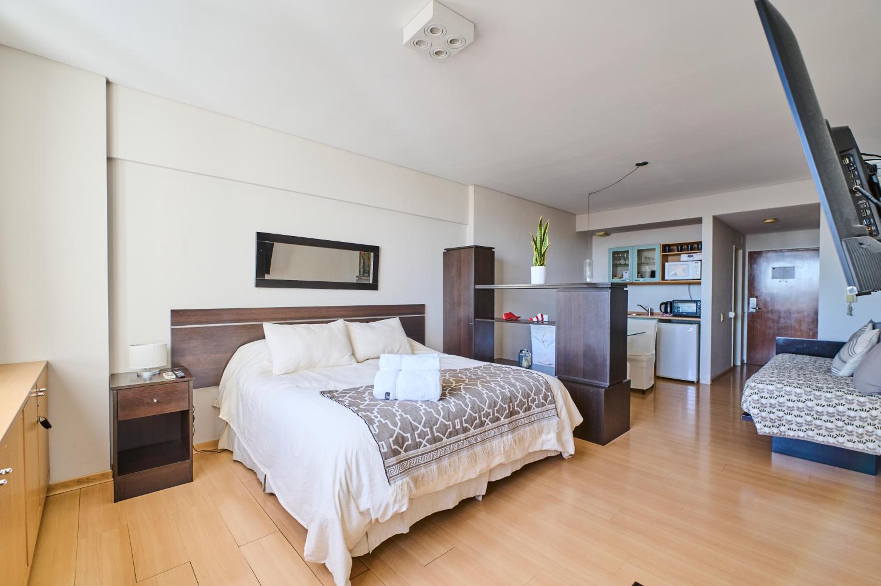 Recoleta: Elegance, Pool and Prime Location