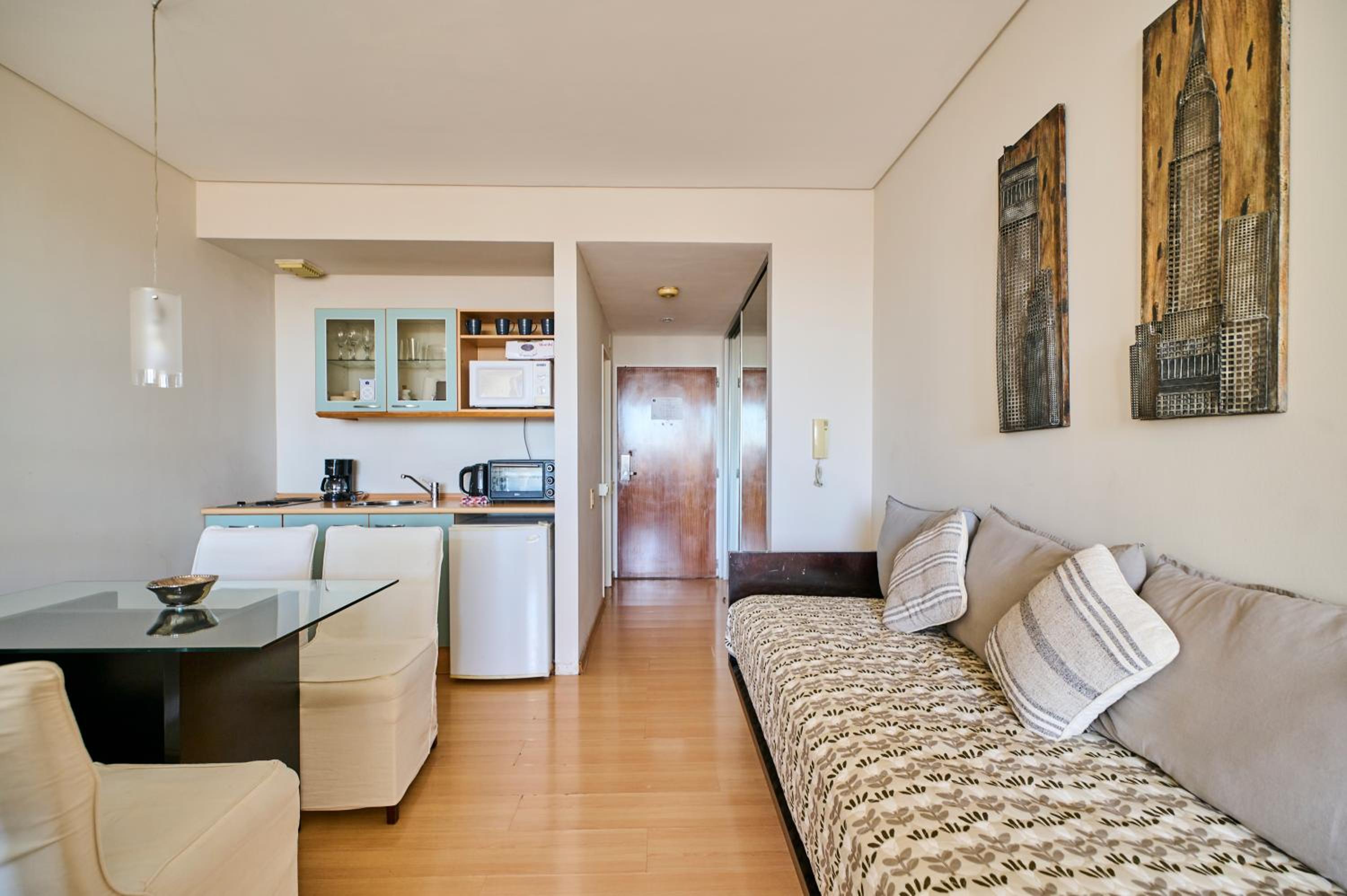 Recoleta: Elegance, Pool and Prime Location