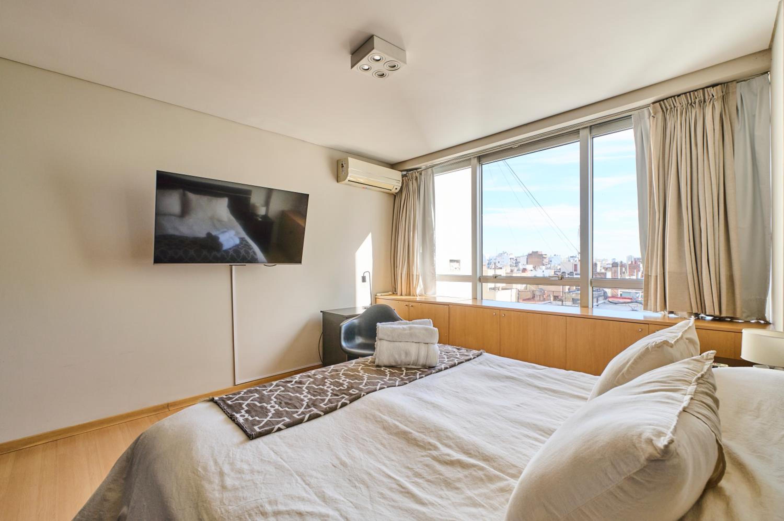 Recoleta: Elegance, Pool and Prime Location