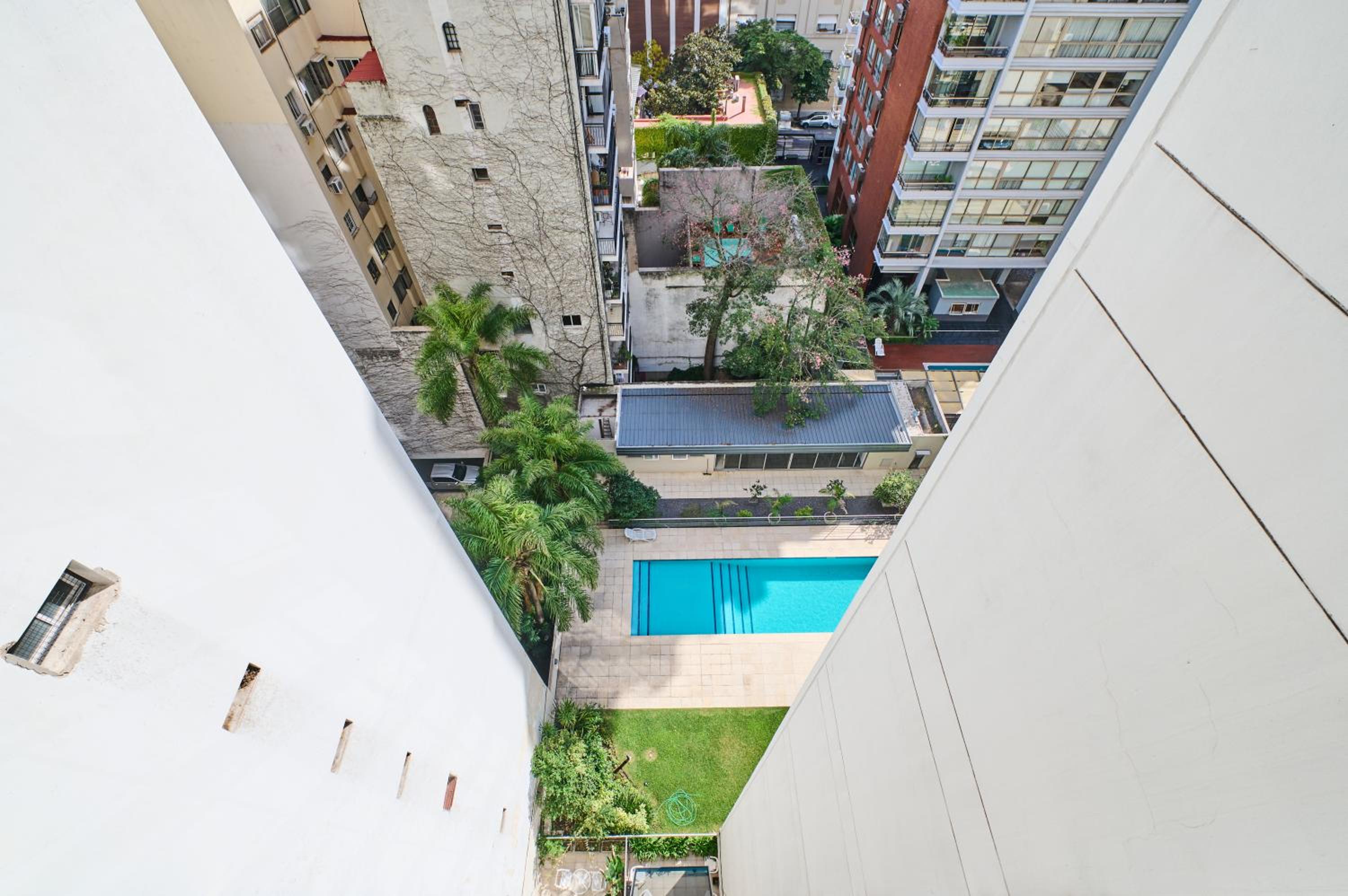 Recoleta: Elegance, Pool and Prime Location