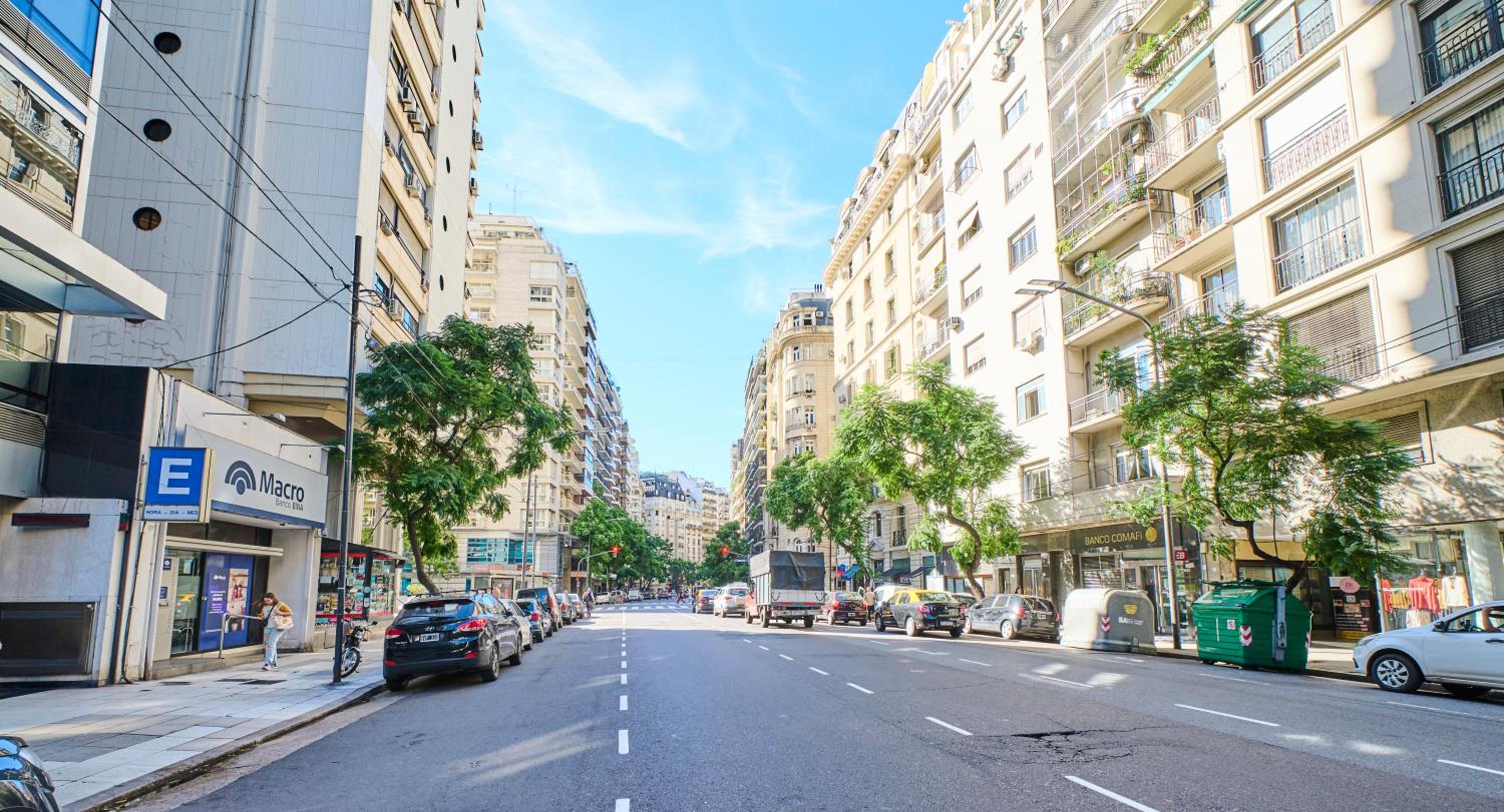 Recoleta: Elegance, Pool and Prime Location