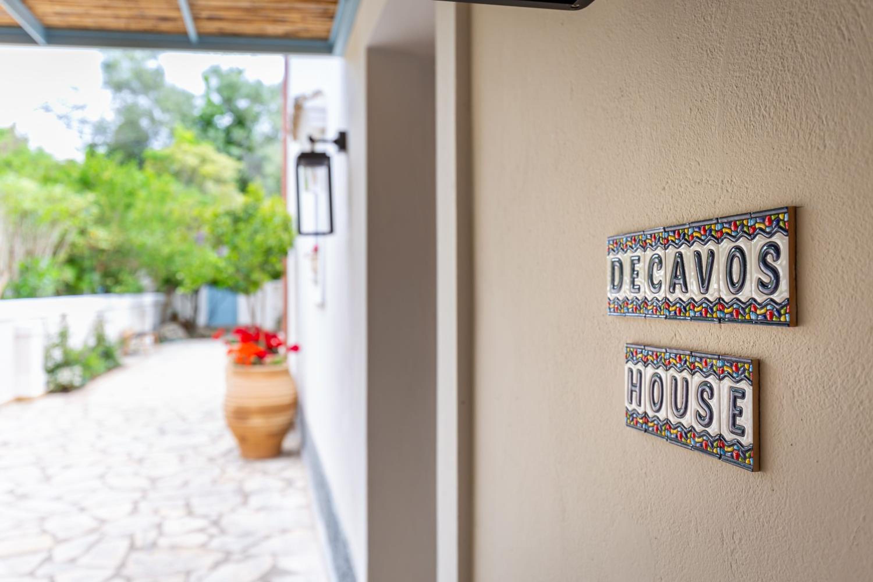 Decavos House