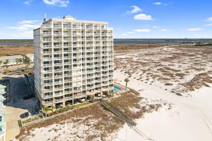 Royal Palms 704 by Liquid Life view 2
