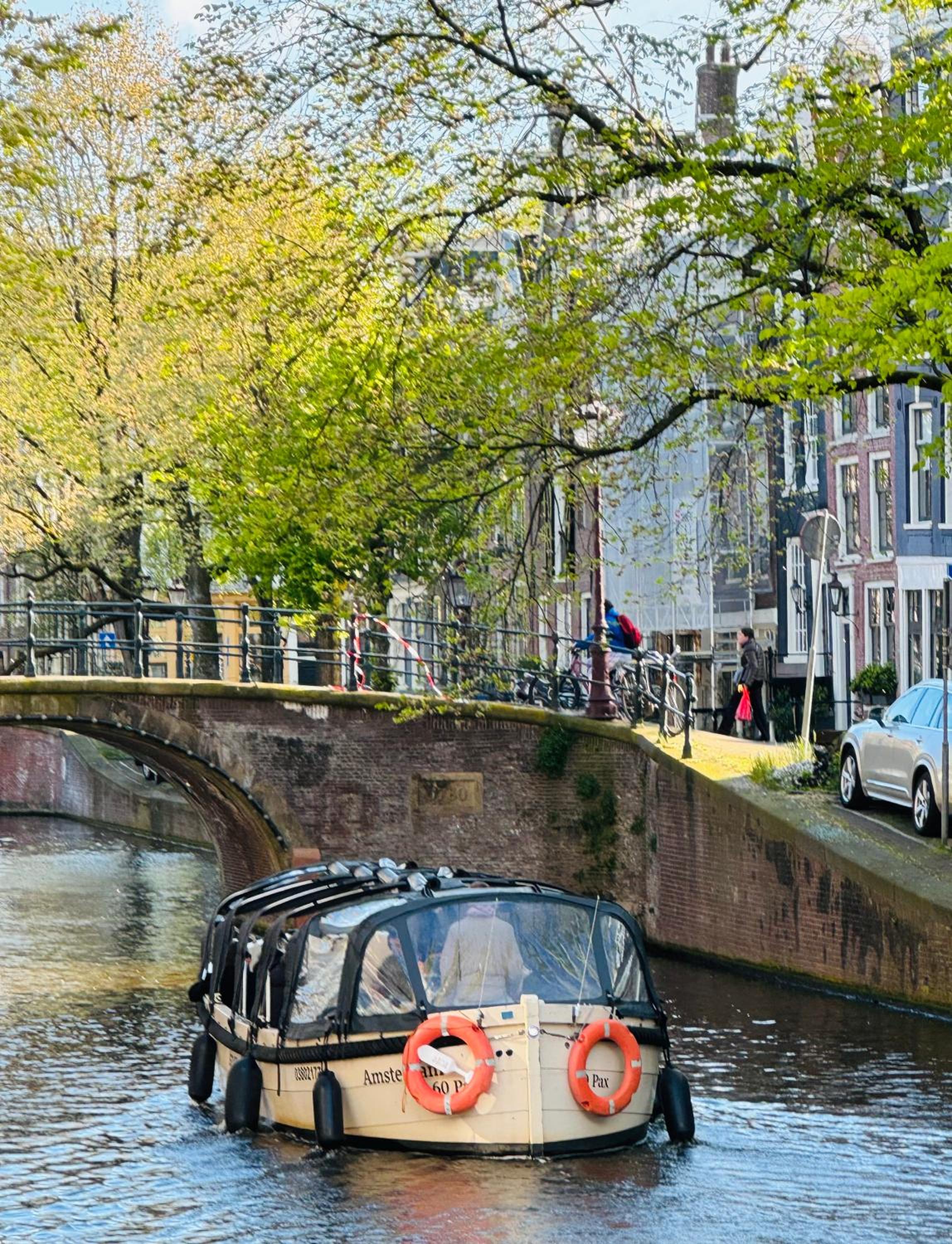 Décor Canal House