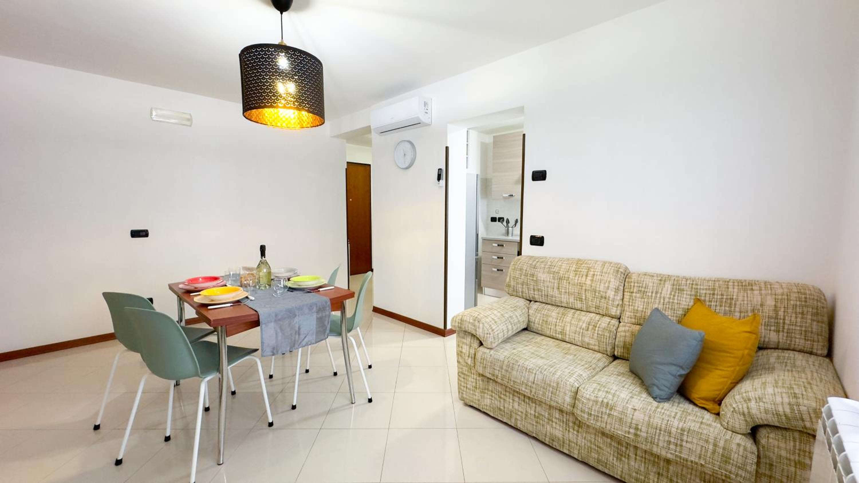 Hellen House by Ca-Sa Check en Chioggia — hotel room
