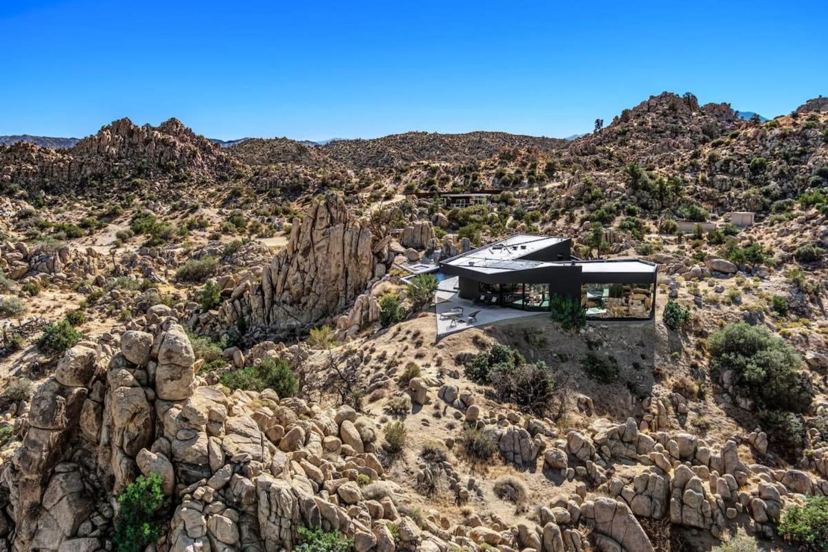 Black Desert House ft in Architectural Digest view 5