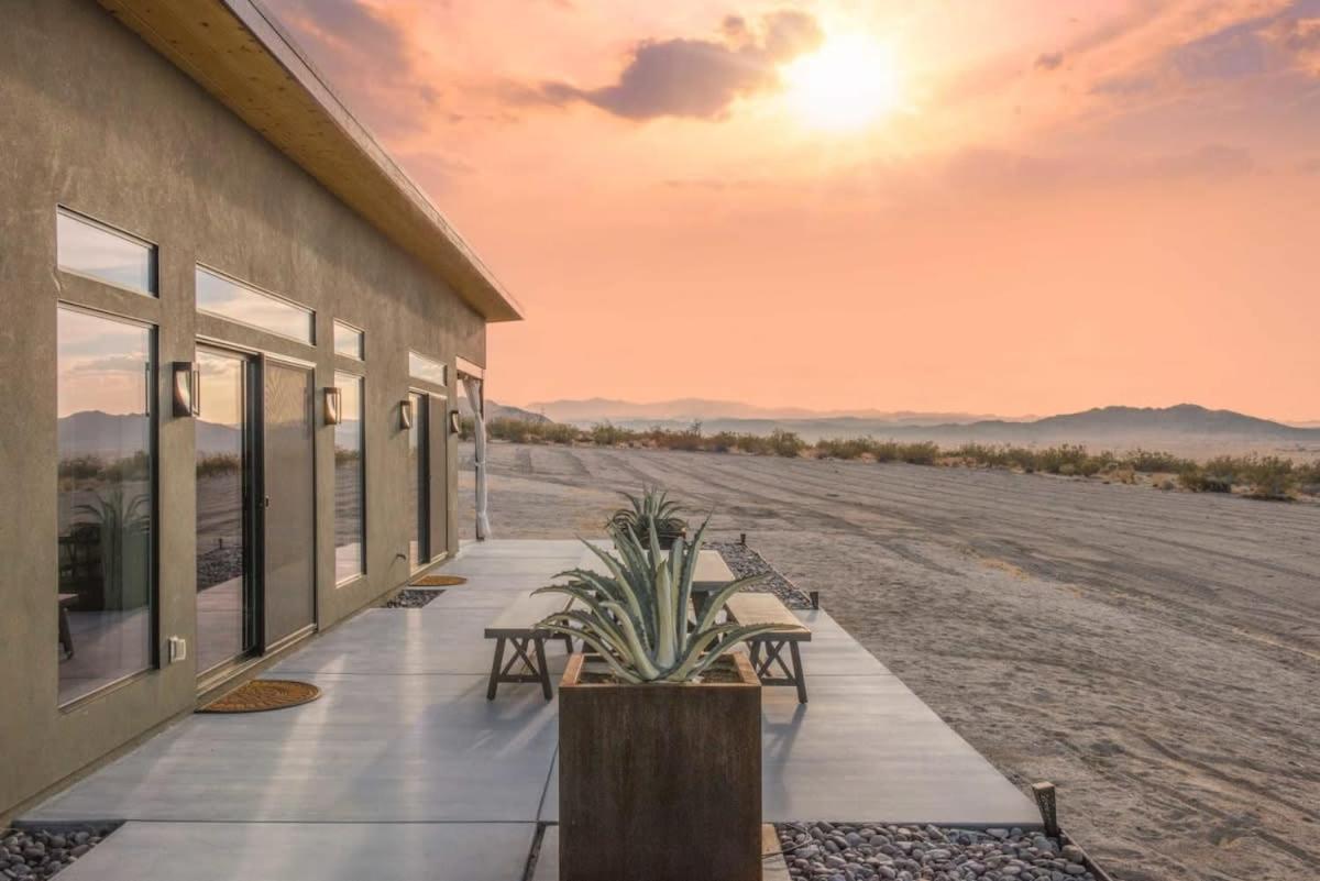 Estrella Perdida - Joshua Tree Off-Grid Soaking Tub view 3