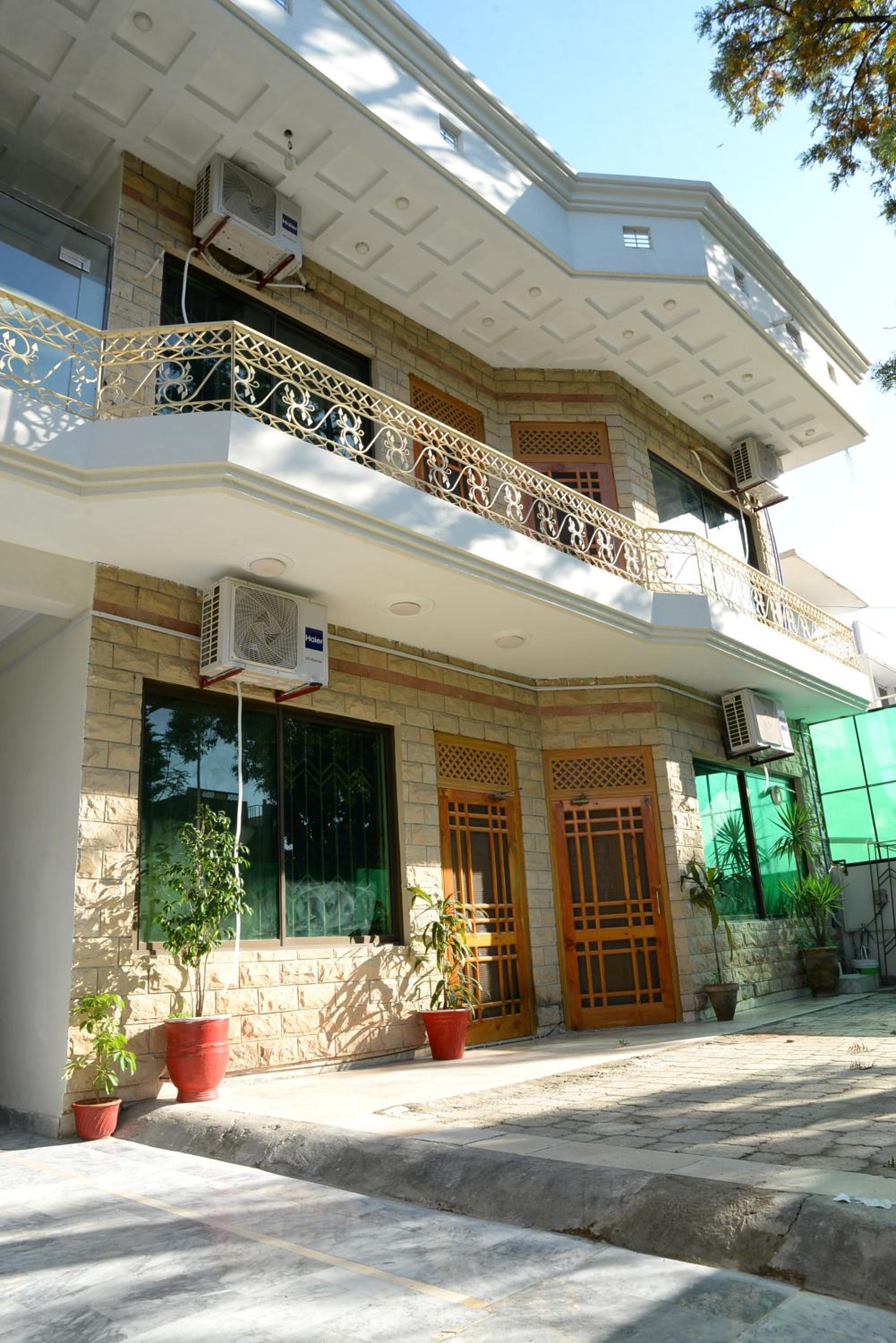 Photo 9
